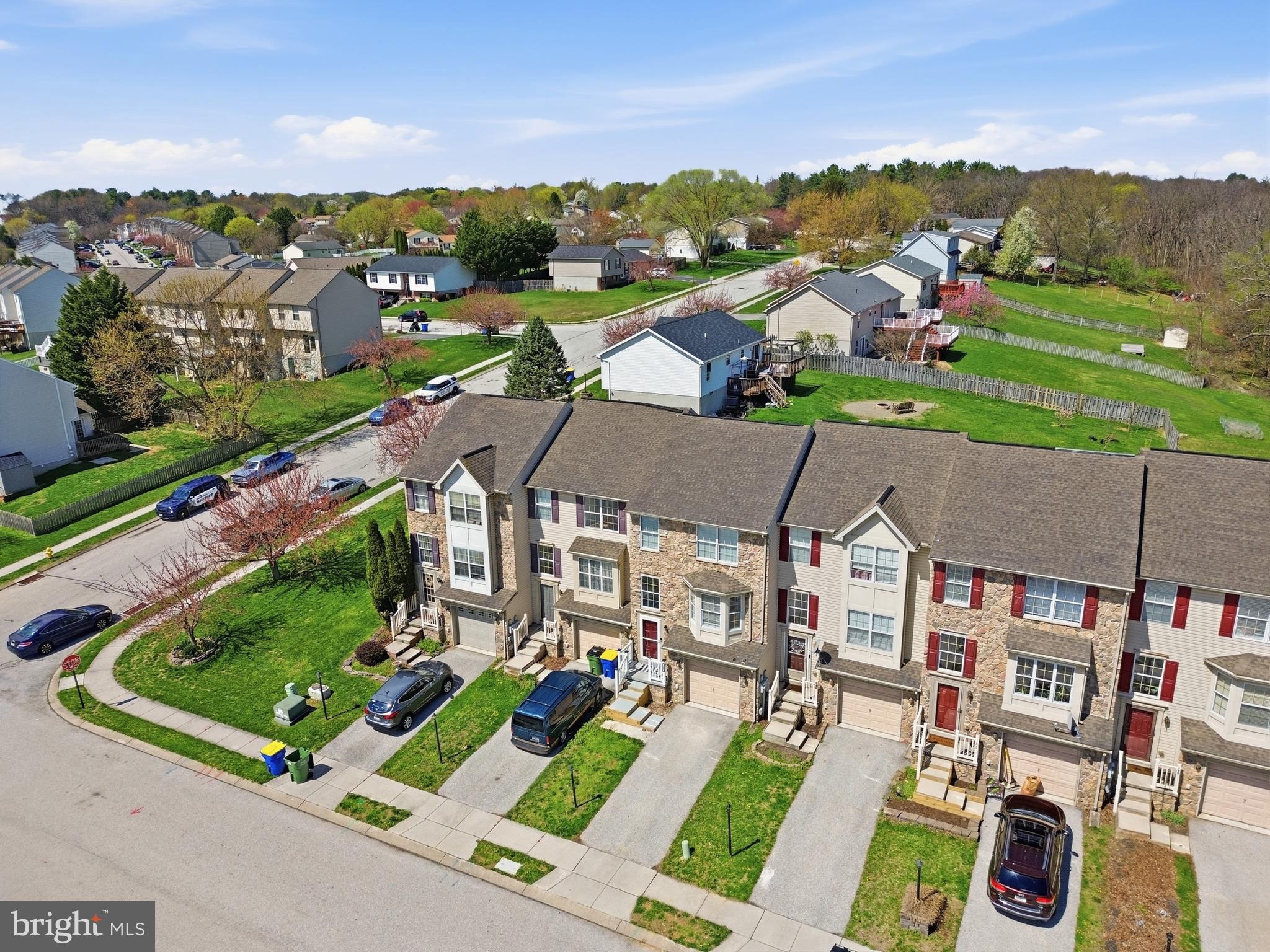 COLONIAL HILLS - Residential