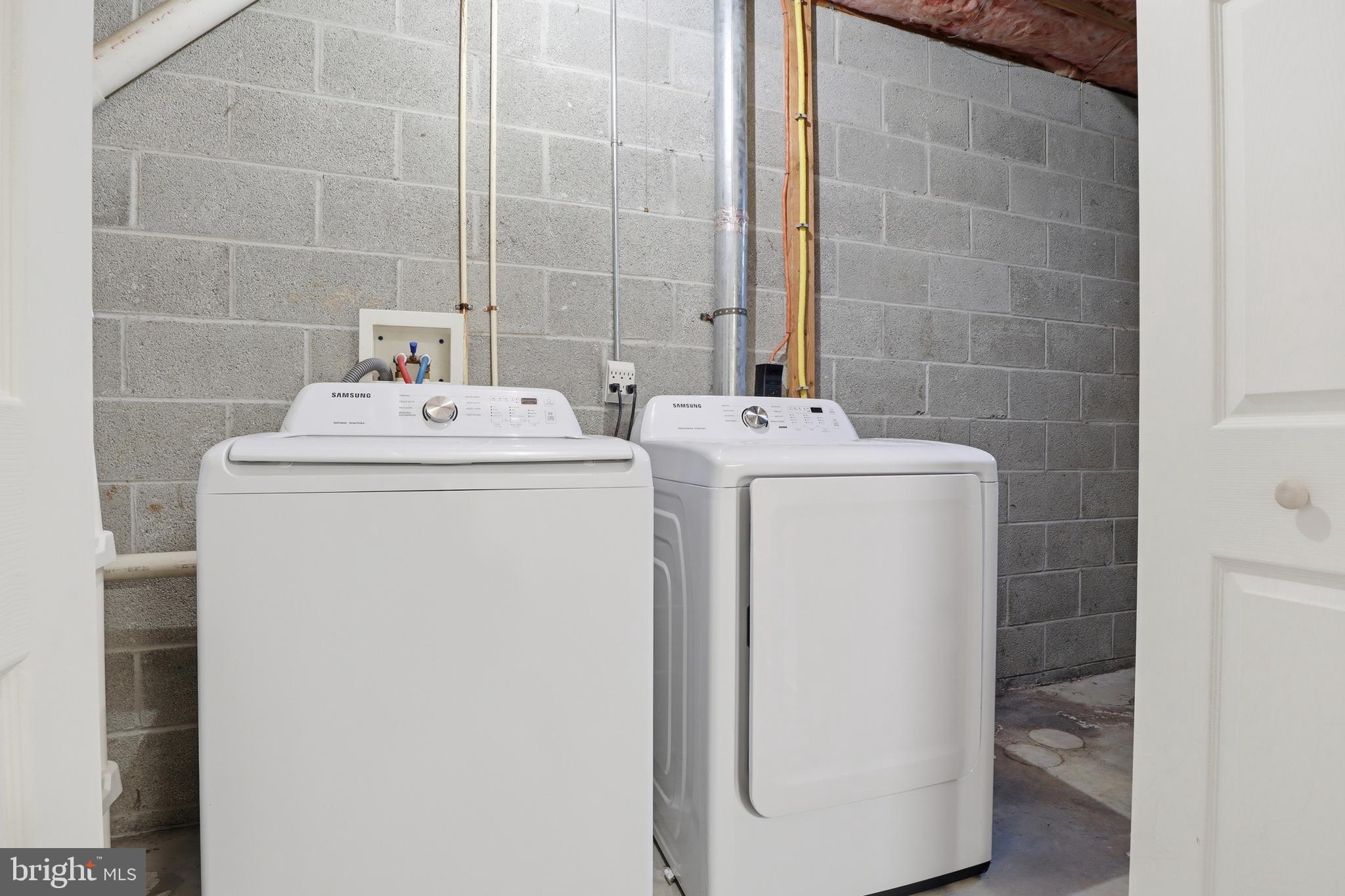 COLONIAL HILLS - Residential