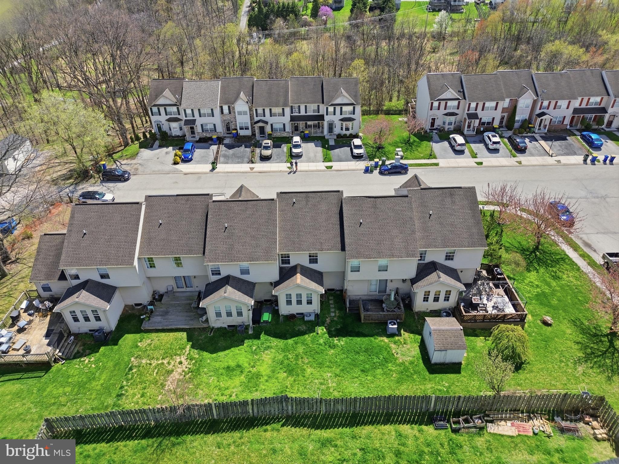 COLONIAL HILLS - Residential