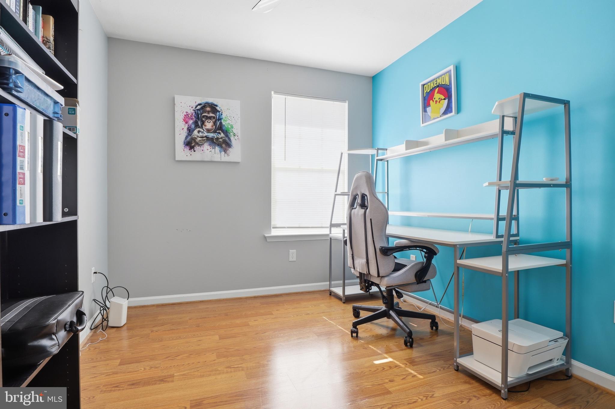 COLONIAL HILLS - Residential