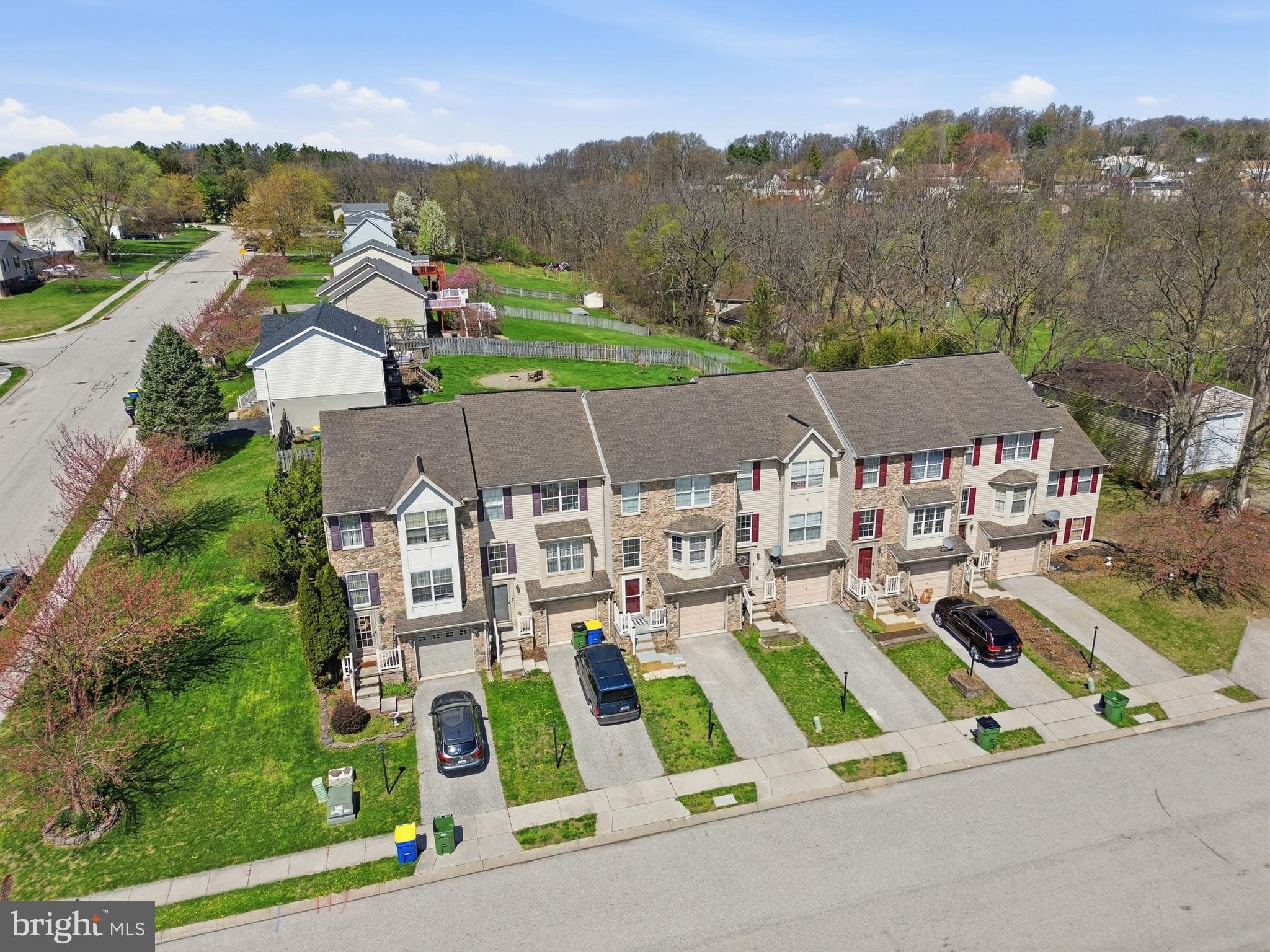 COLONIAL HILLS - Residential