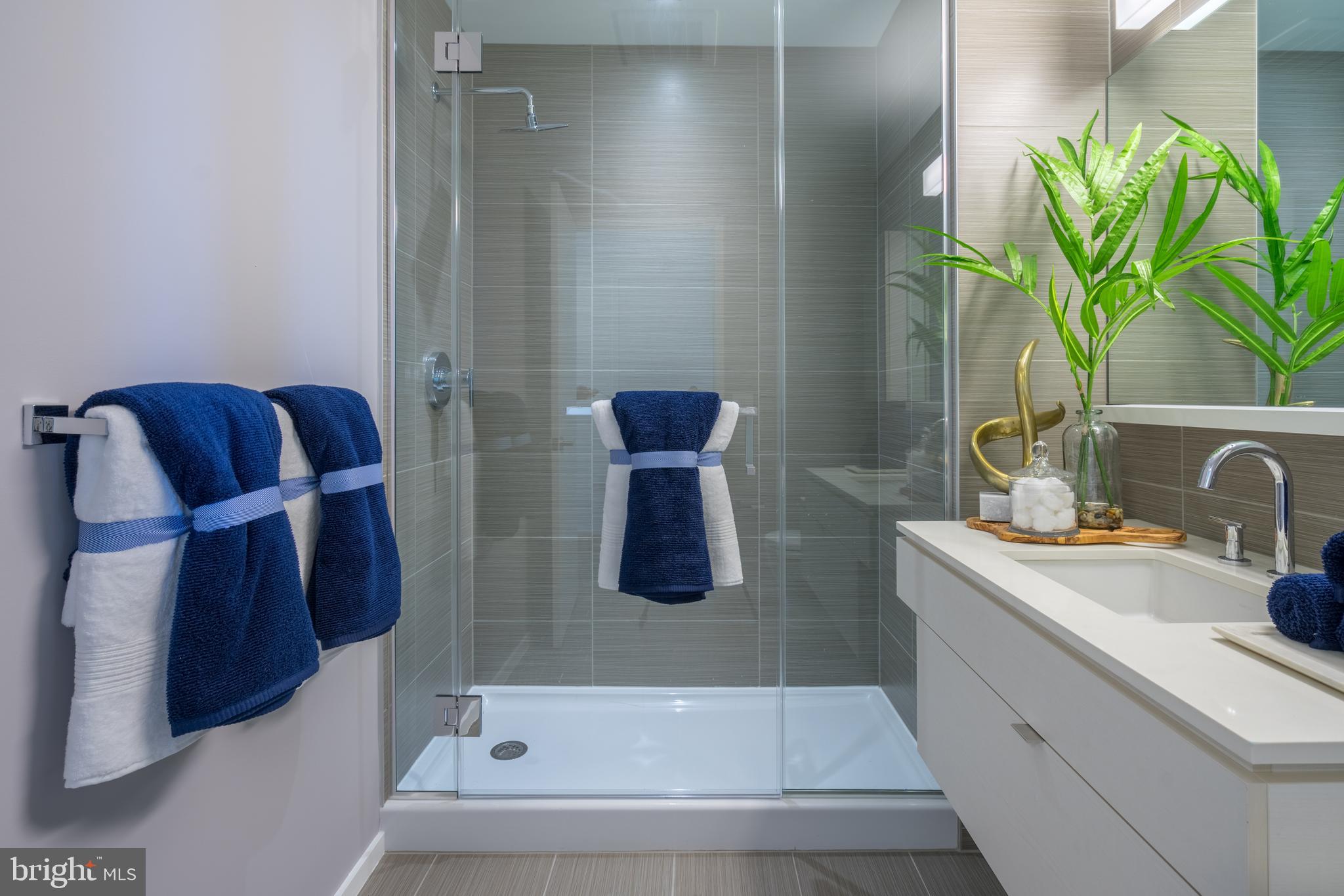 ROSSLYN - Residential Lease