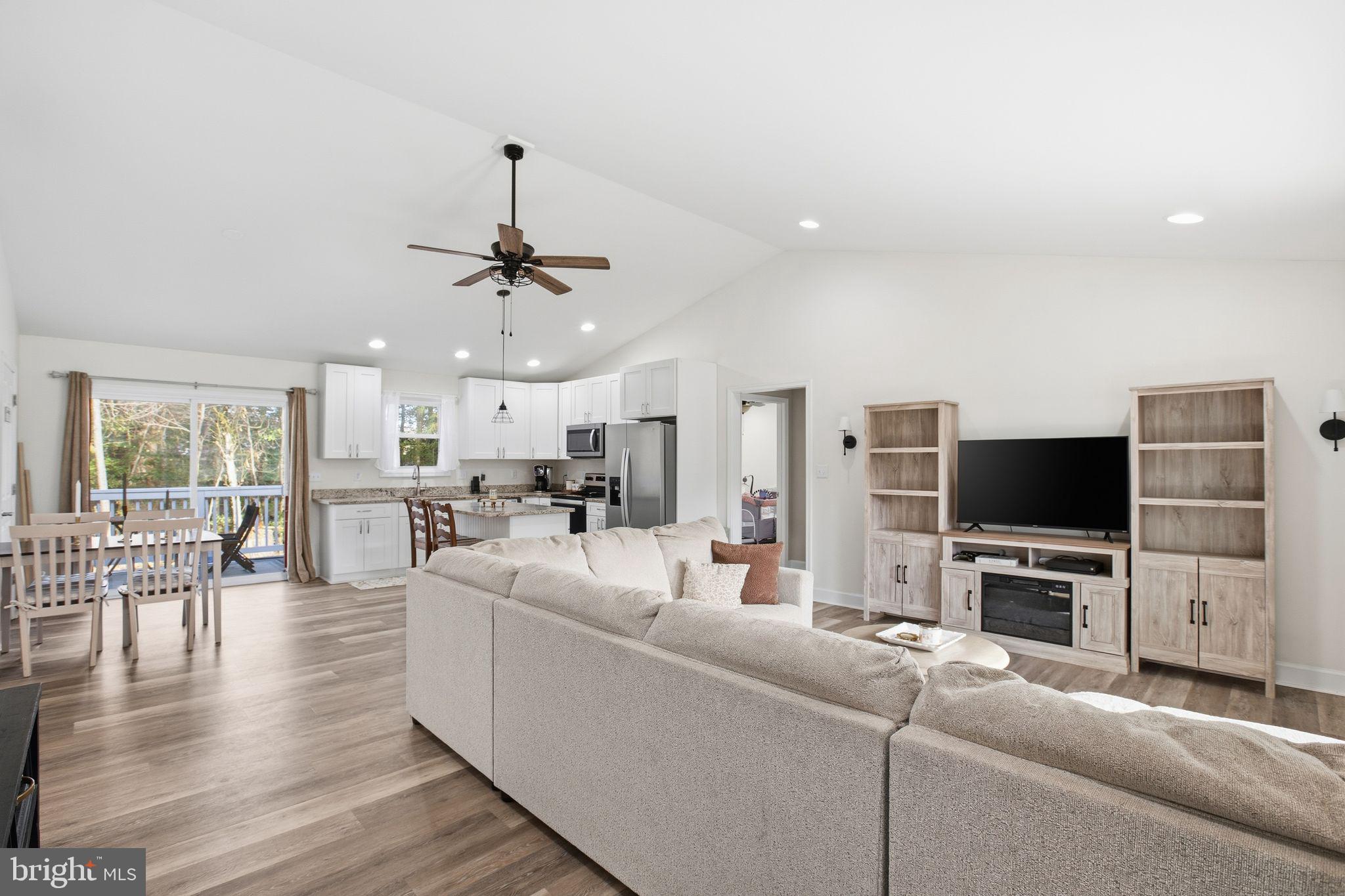 GLEBE HARBOR - Residential