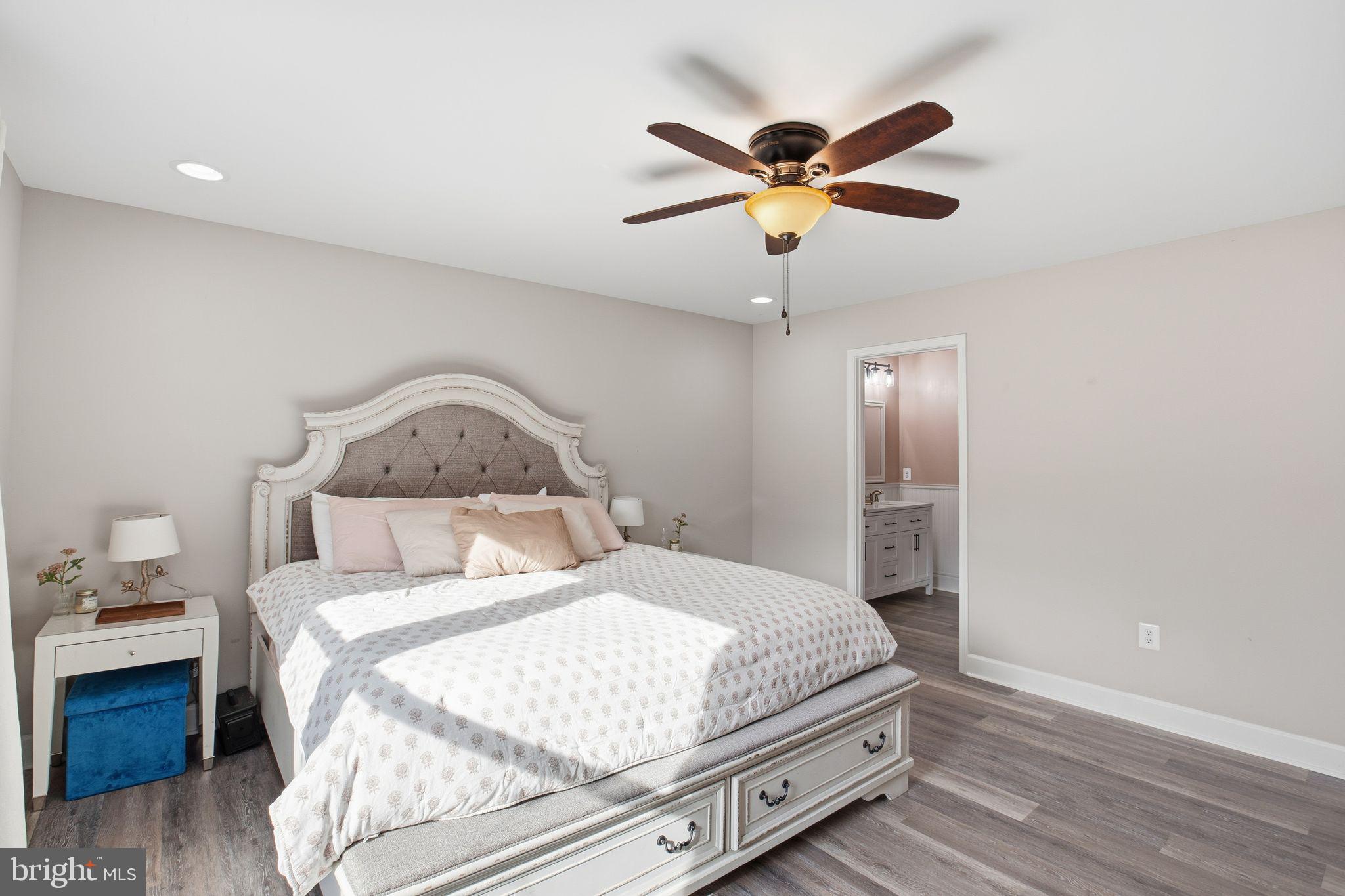 GLEBE HARBOR - Residential