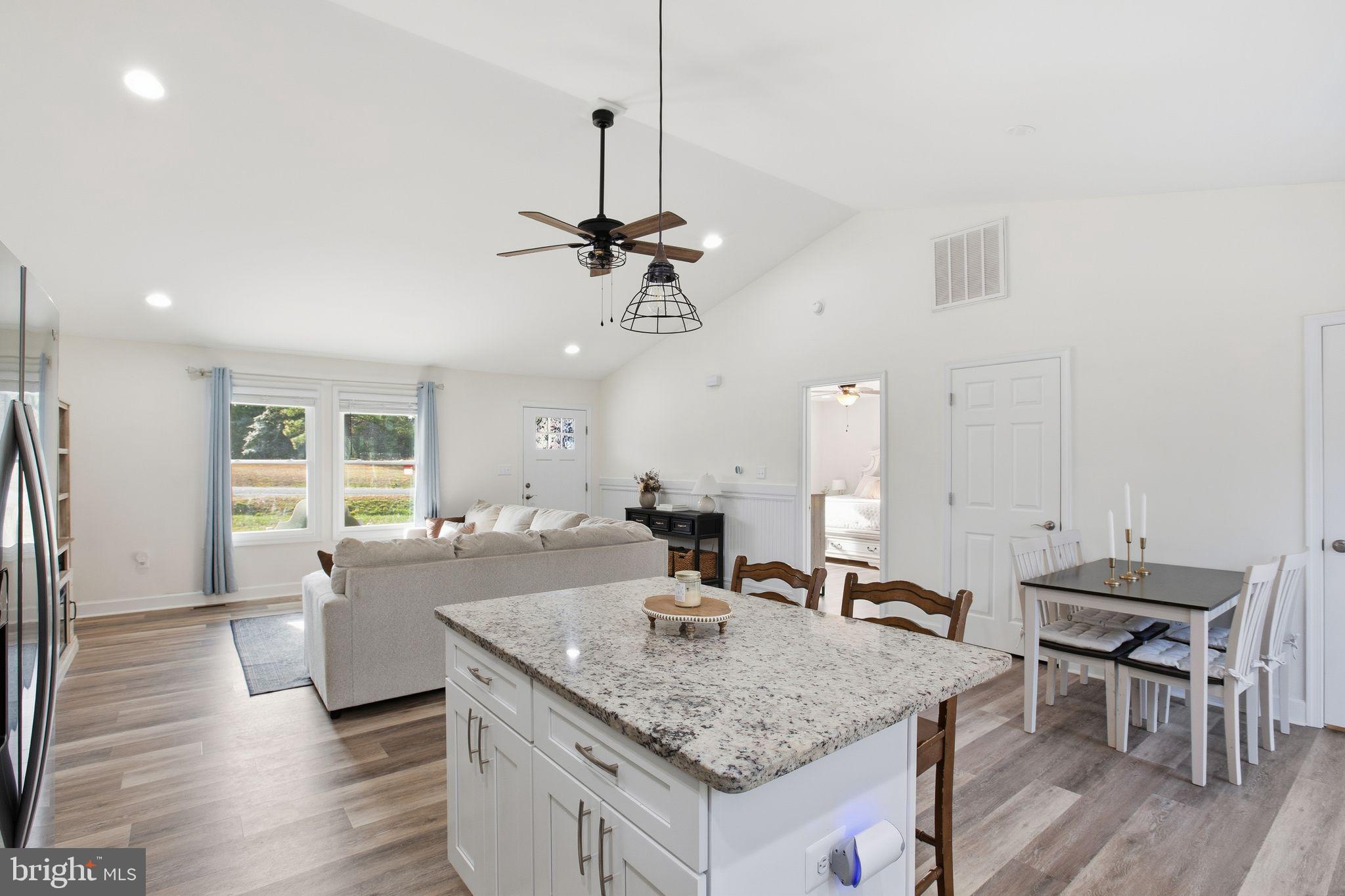 GLEBE HARBOR - Residential