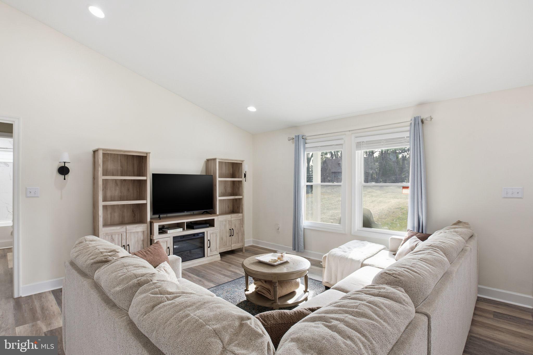 GLEBE HARBOR - Residential