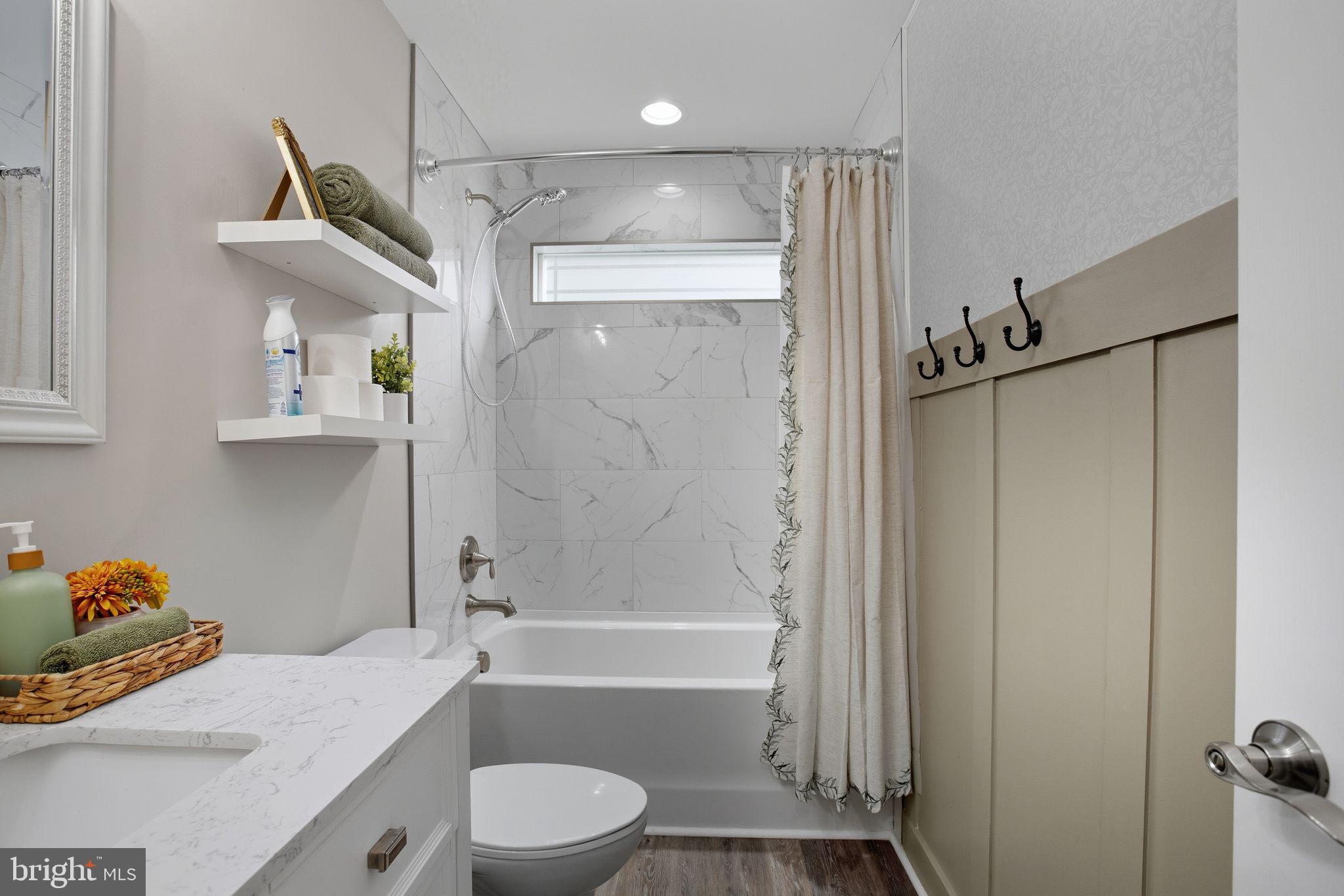 GLEBE HARBOR - Residential