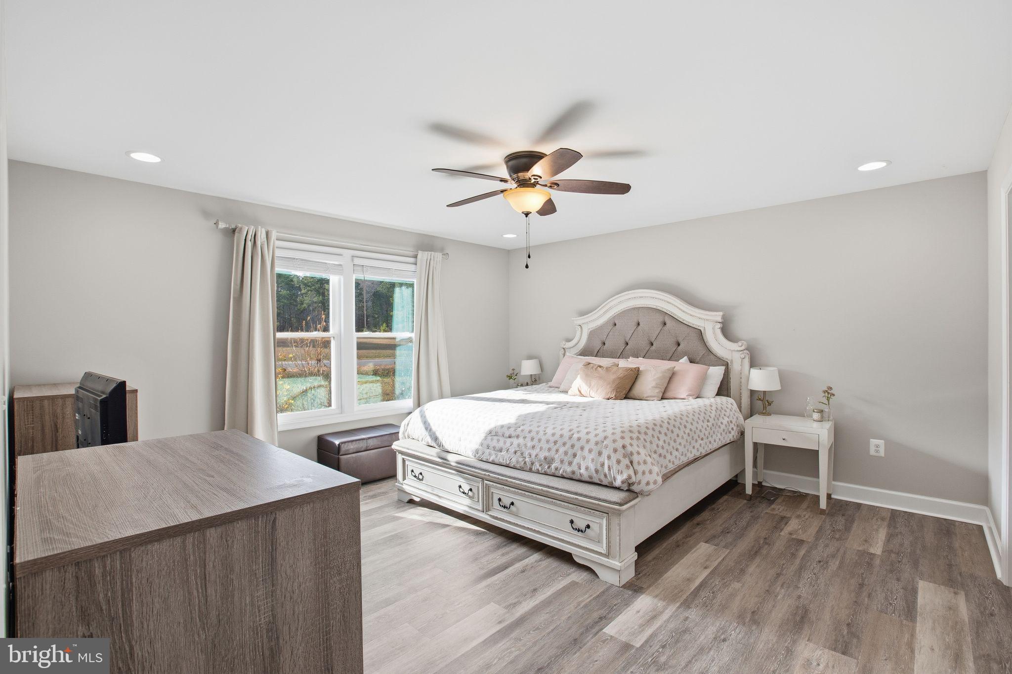 GLEBE HARBOR - Residential