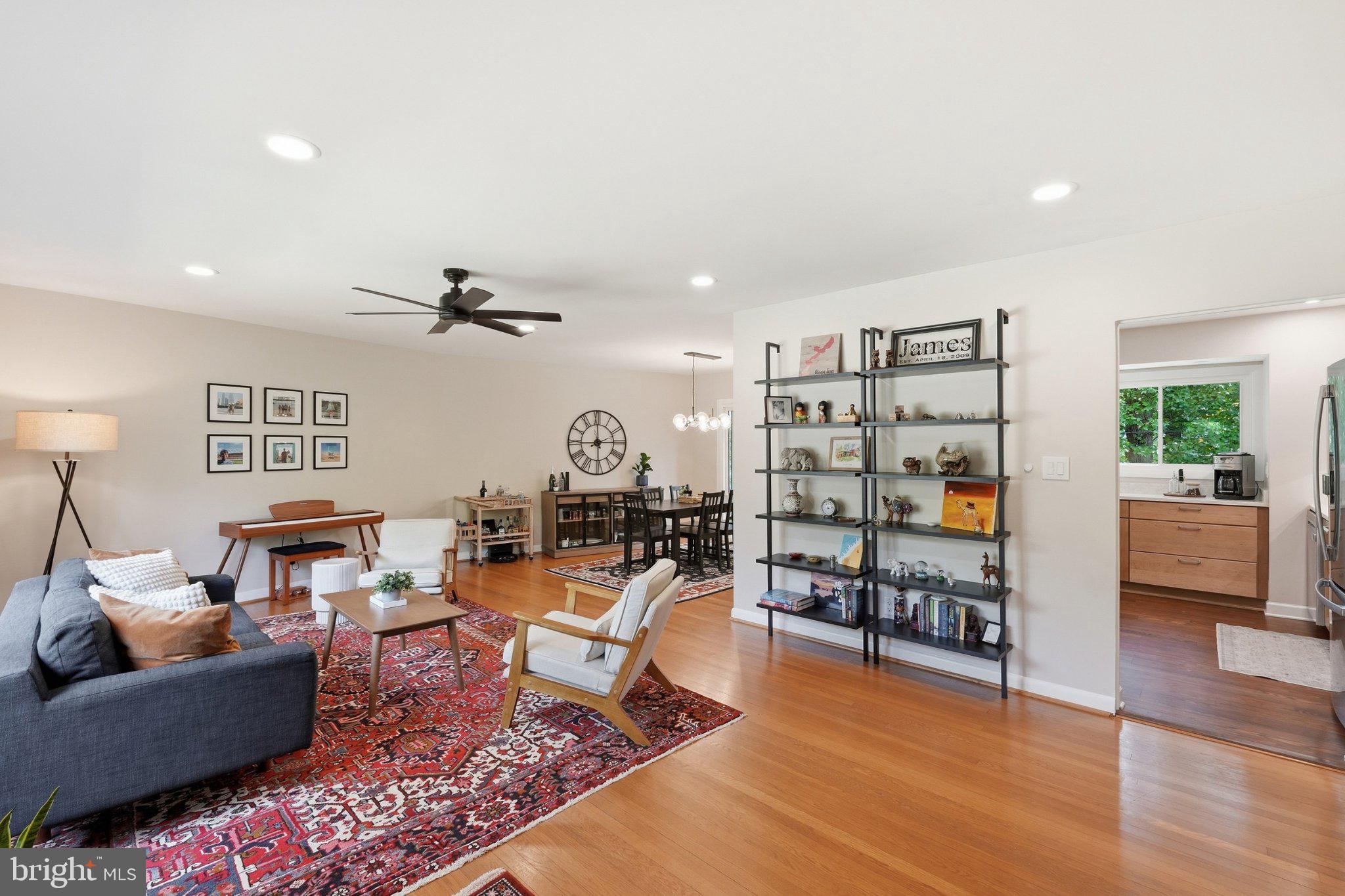 3413 SLADE COURT