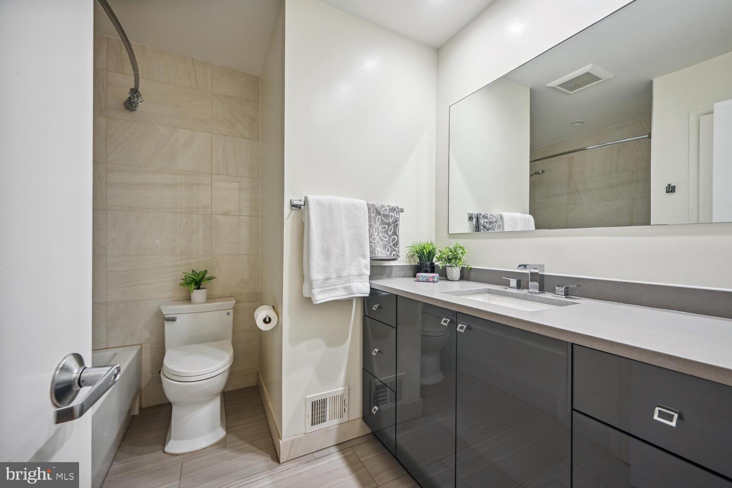 REGENCY ESTATES - Residential