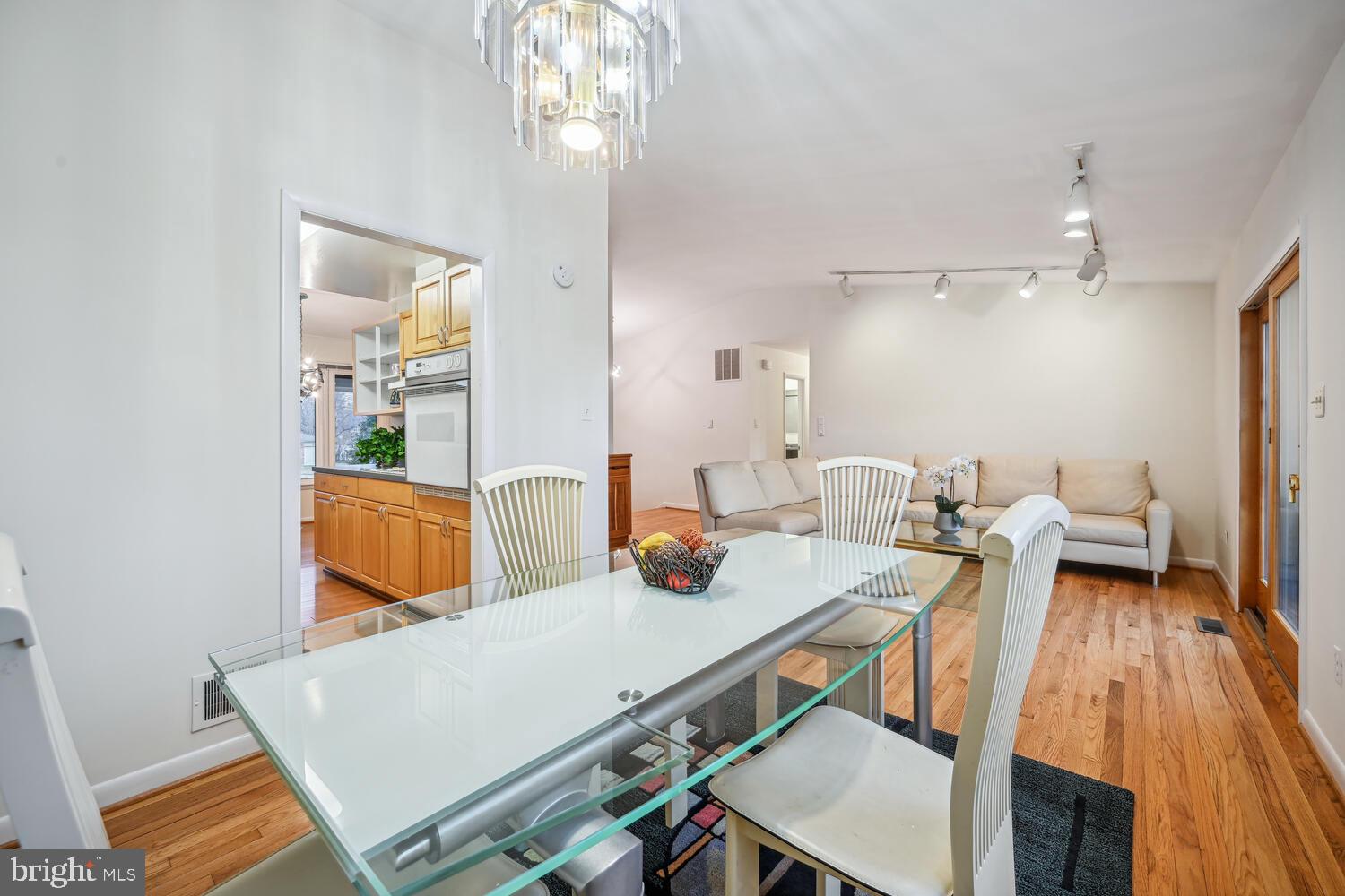 REGENCY ESTATES - Residential