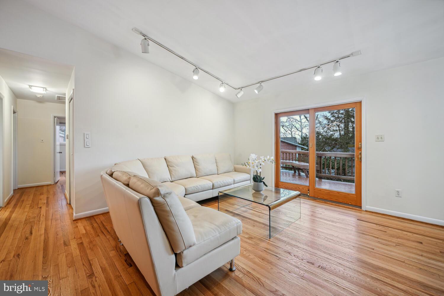 REGENCY ESTATES - Residential