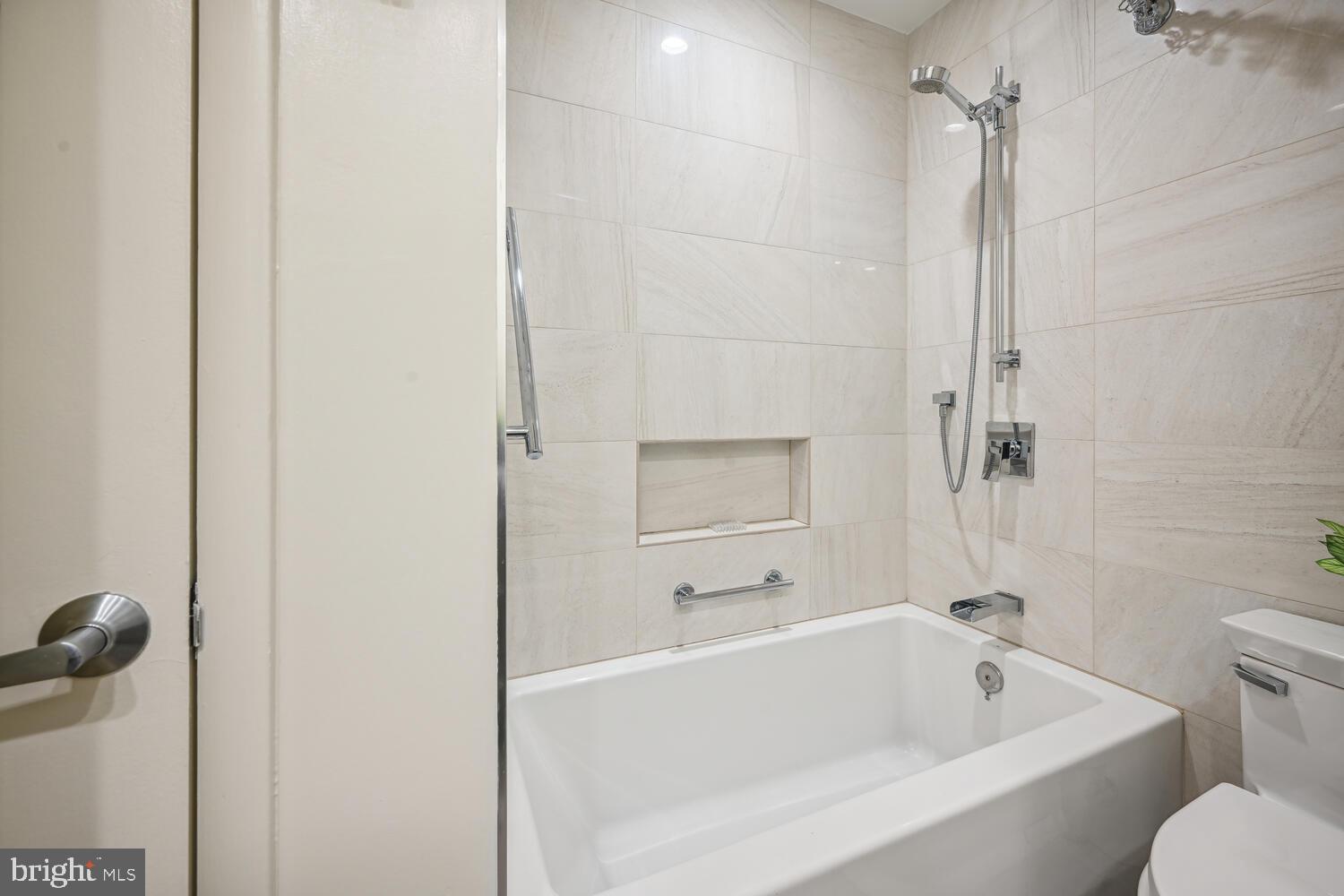 REGENCY ESTATES - Residential