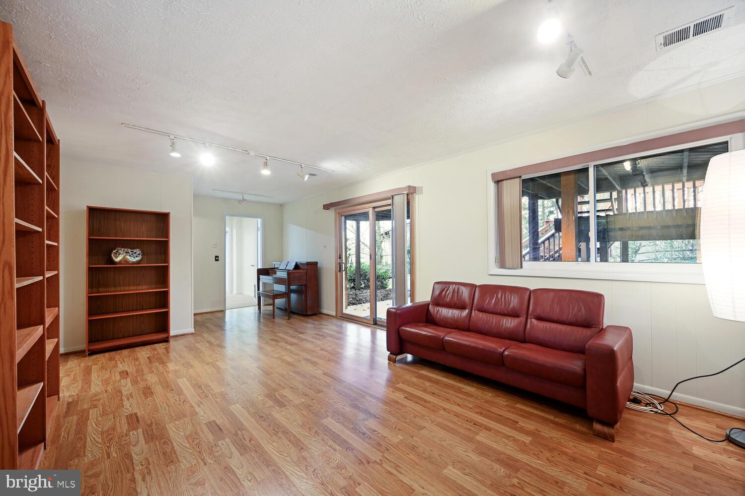 REGENCY ESTATES - Residential