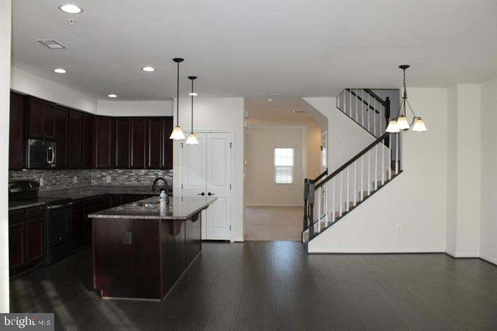 5221 SABLE COURT 307B