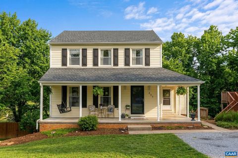 205 YOUNT AVE STAUNTON VA 24401