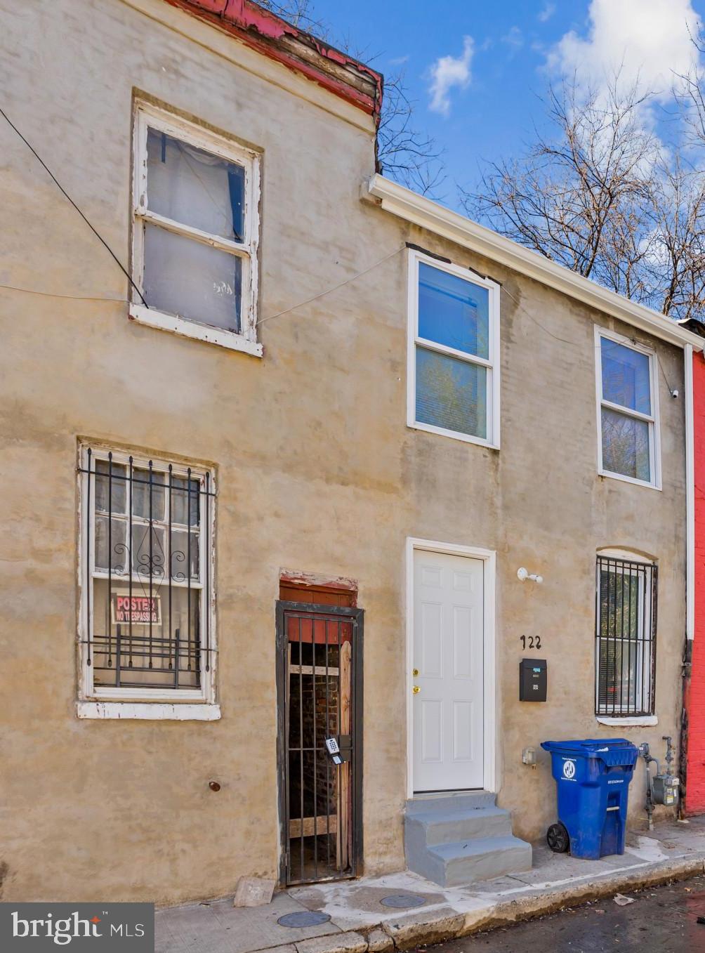 HOLLINS MARKET - Residential