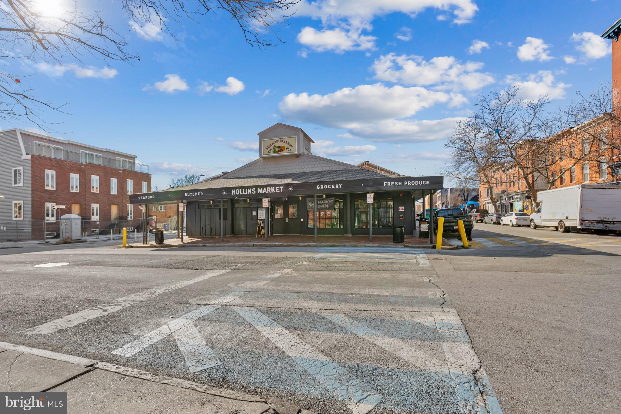 HOLLINS MARKET - Residential