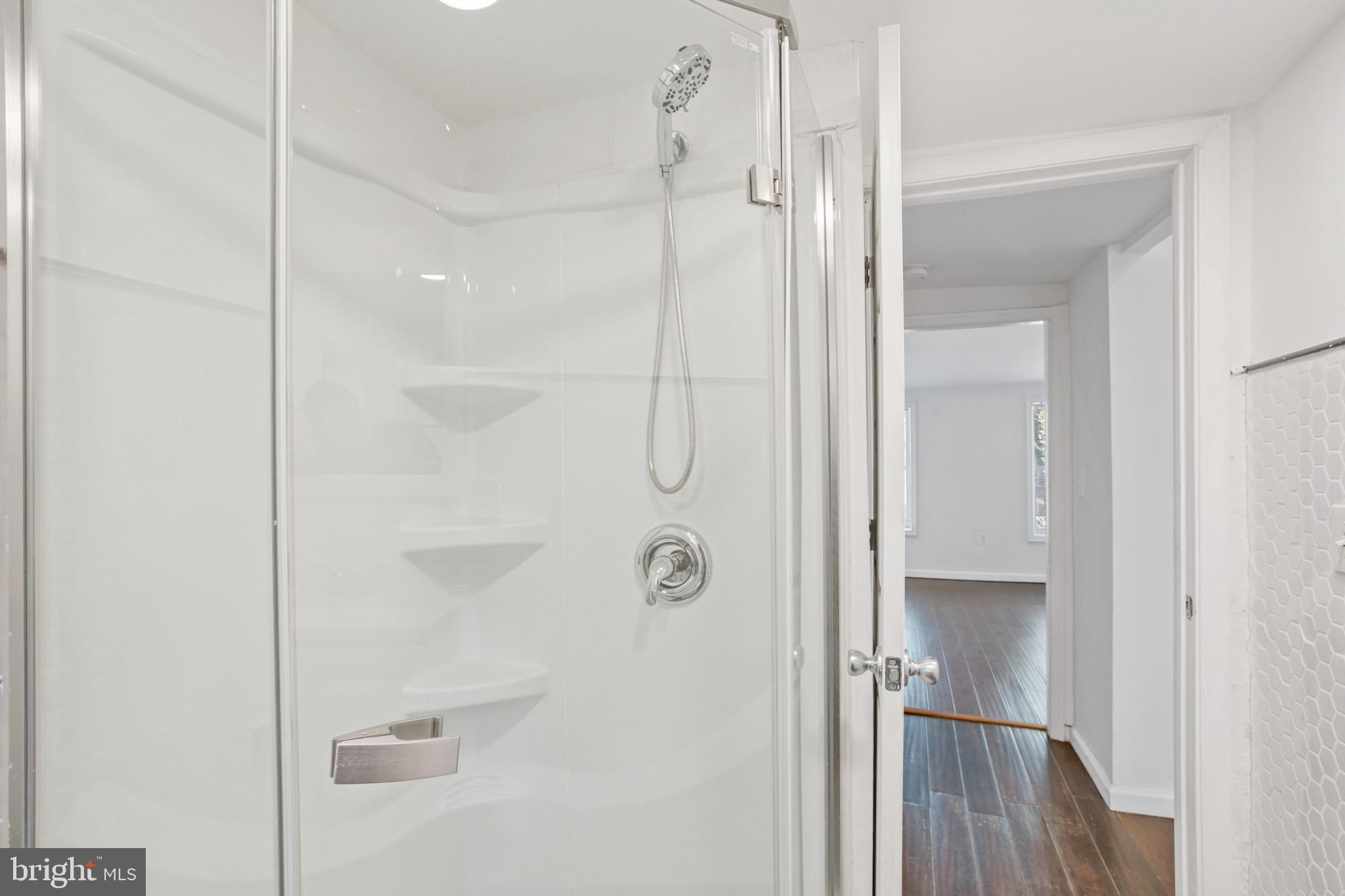 HOLLINS MARKET - Residential