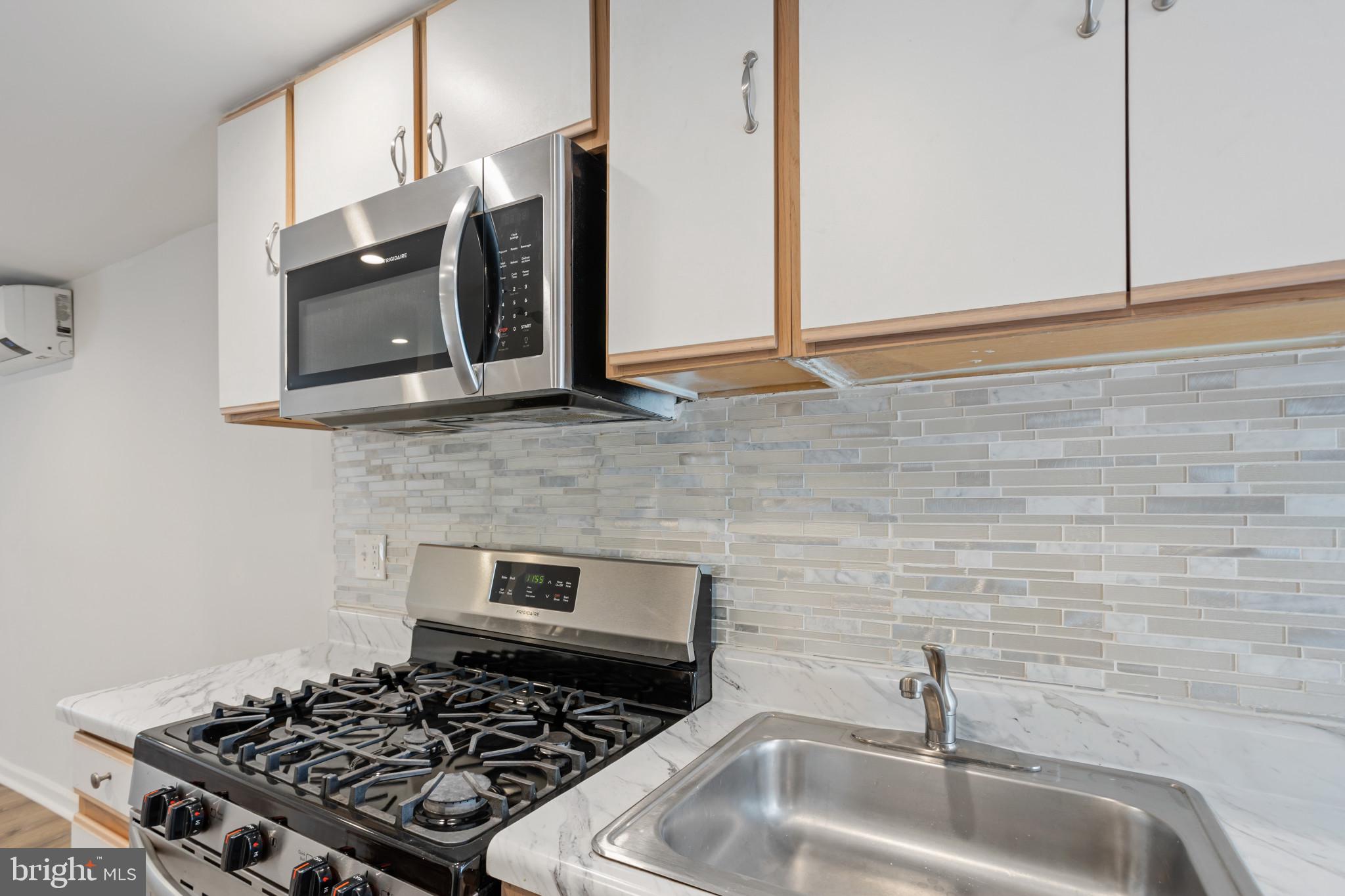 HOLLINS MARKET - Residential