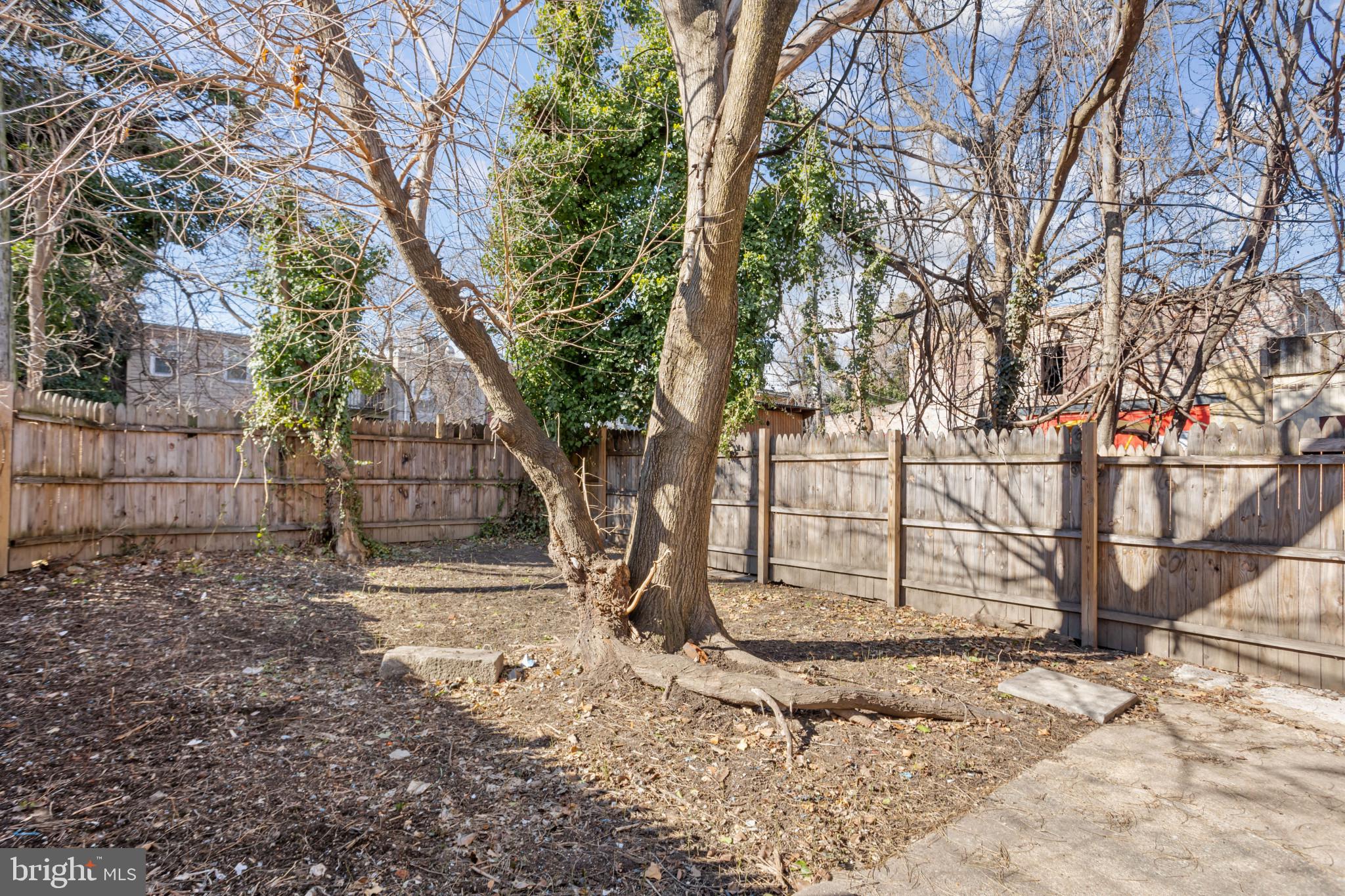 HOLLINS MARKET - Residential