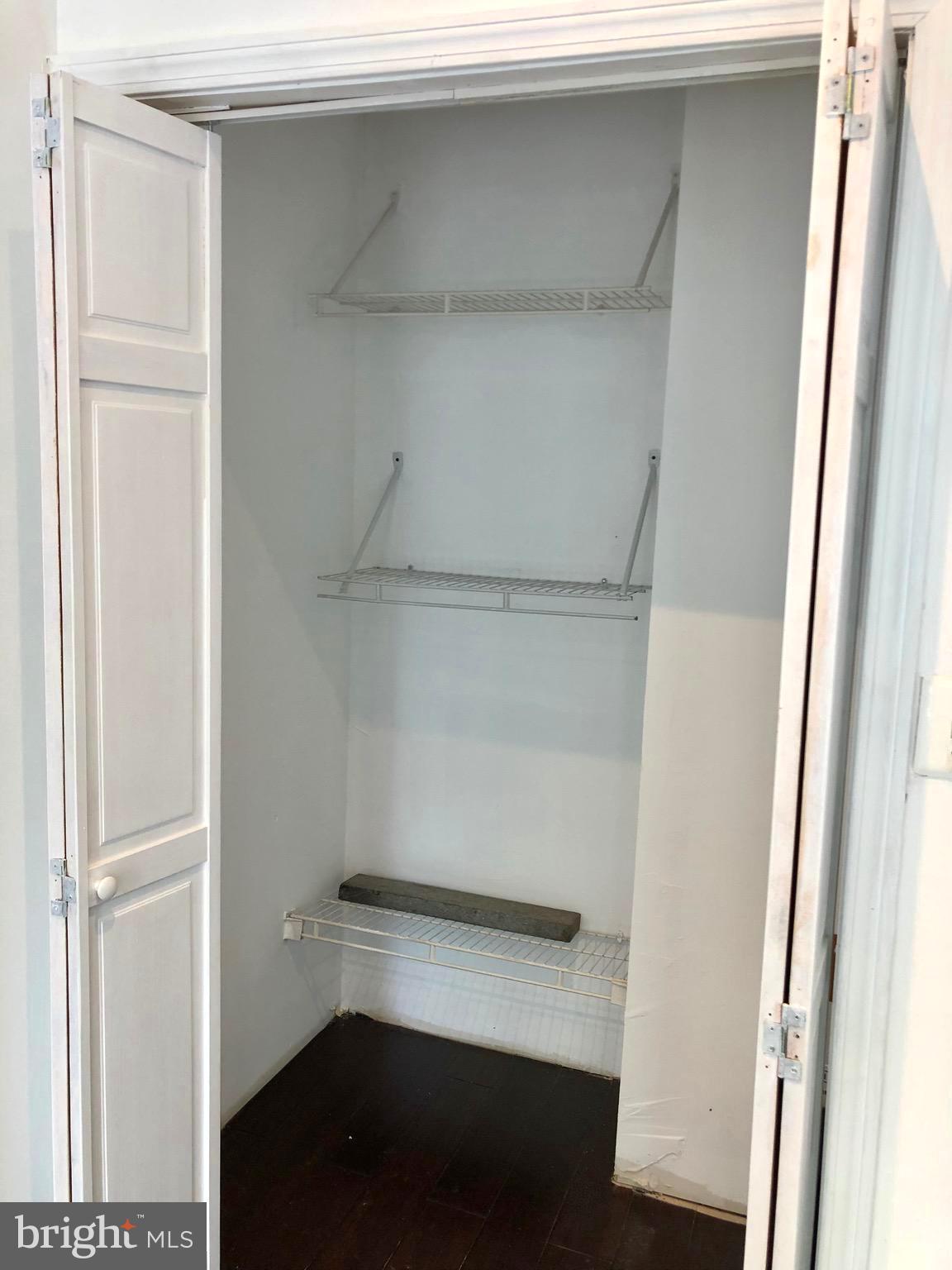 HOLLINS MARKET - Residential