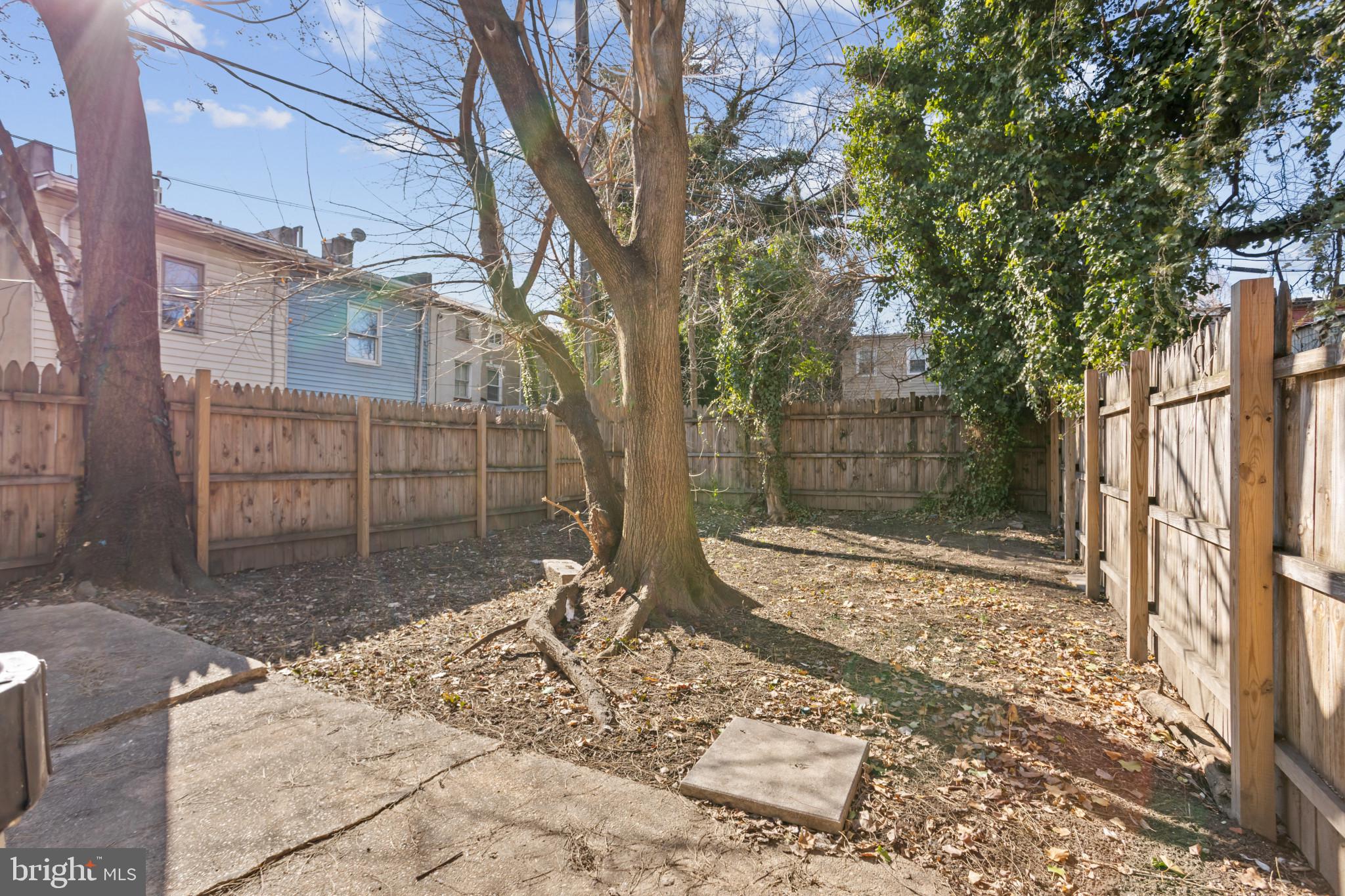 HOLLINS MARKET - Residential