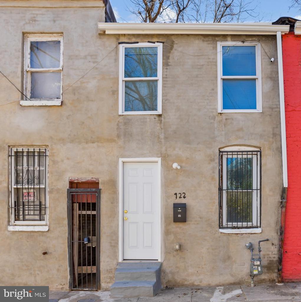 HOLLINS MARKET - Residential