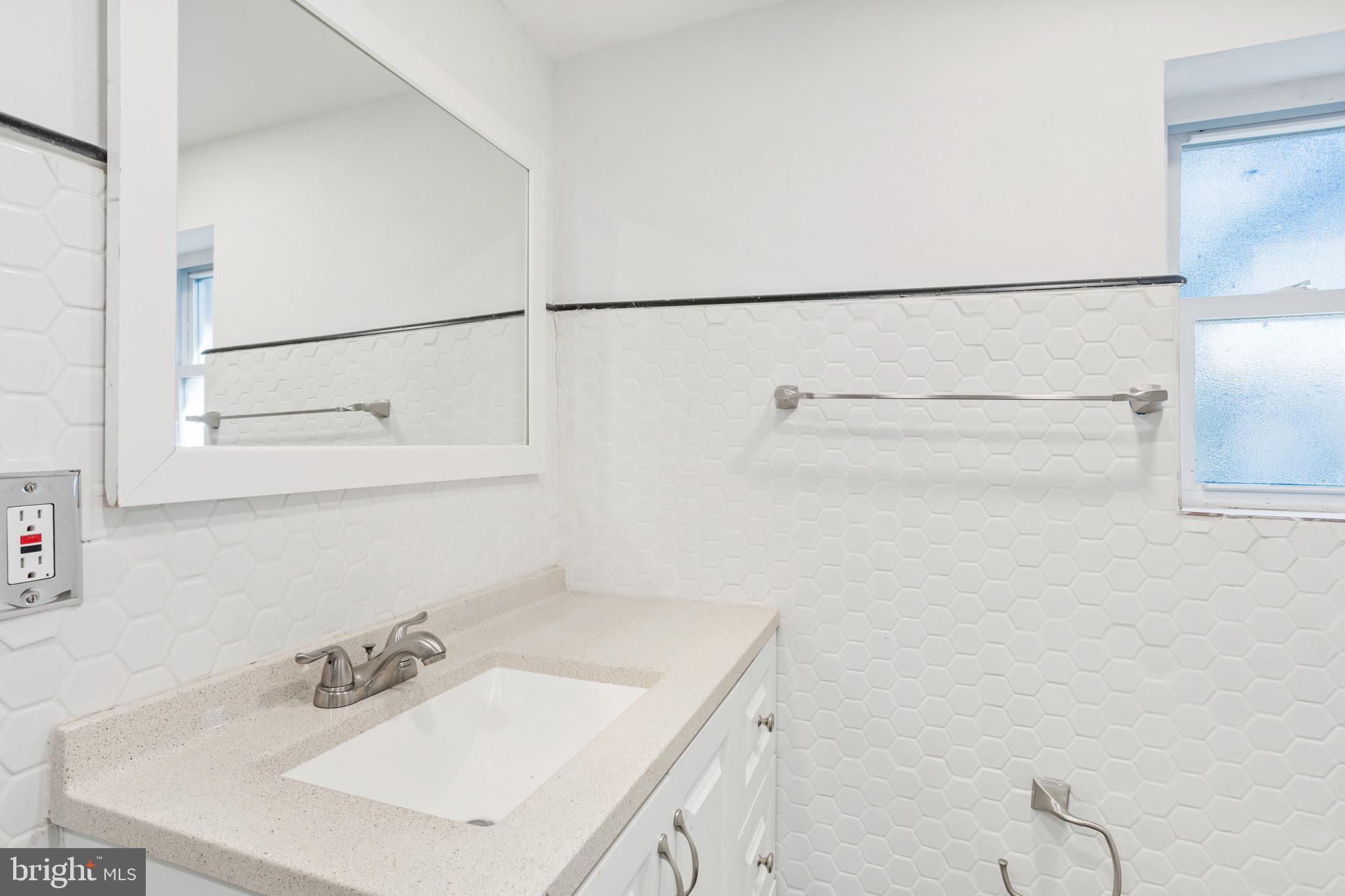 HOLLINS MARKET - Residential