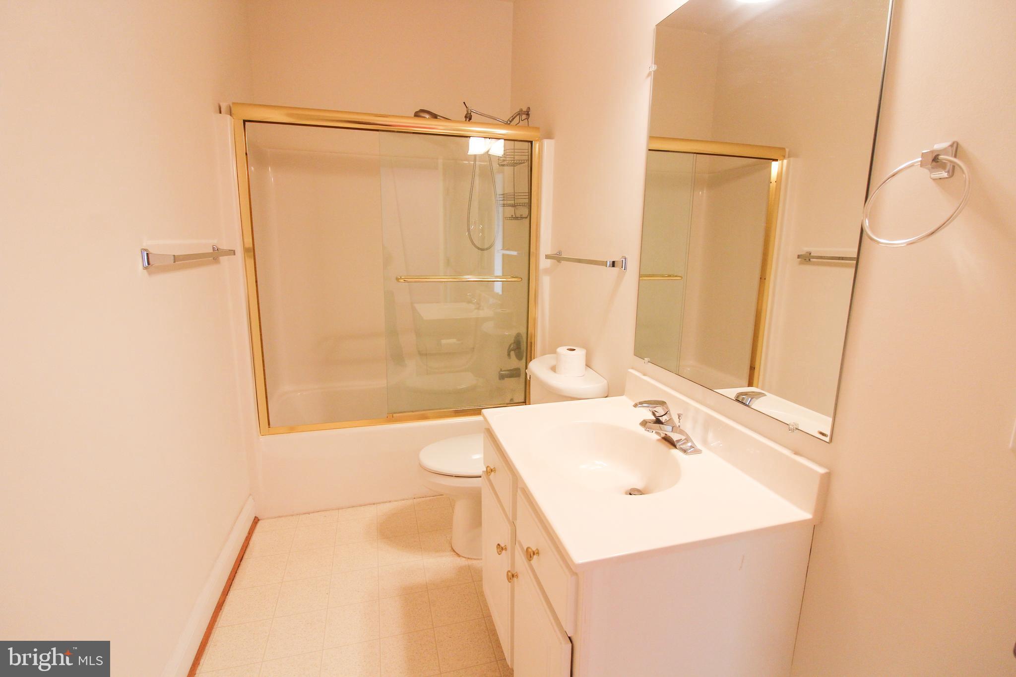 MADISON VILLAGE - Residential Lease