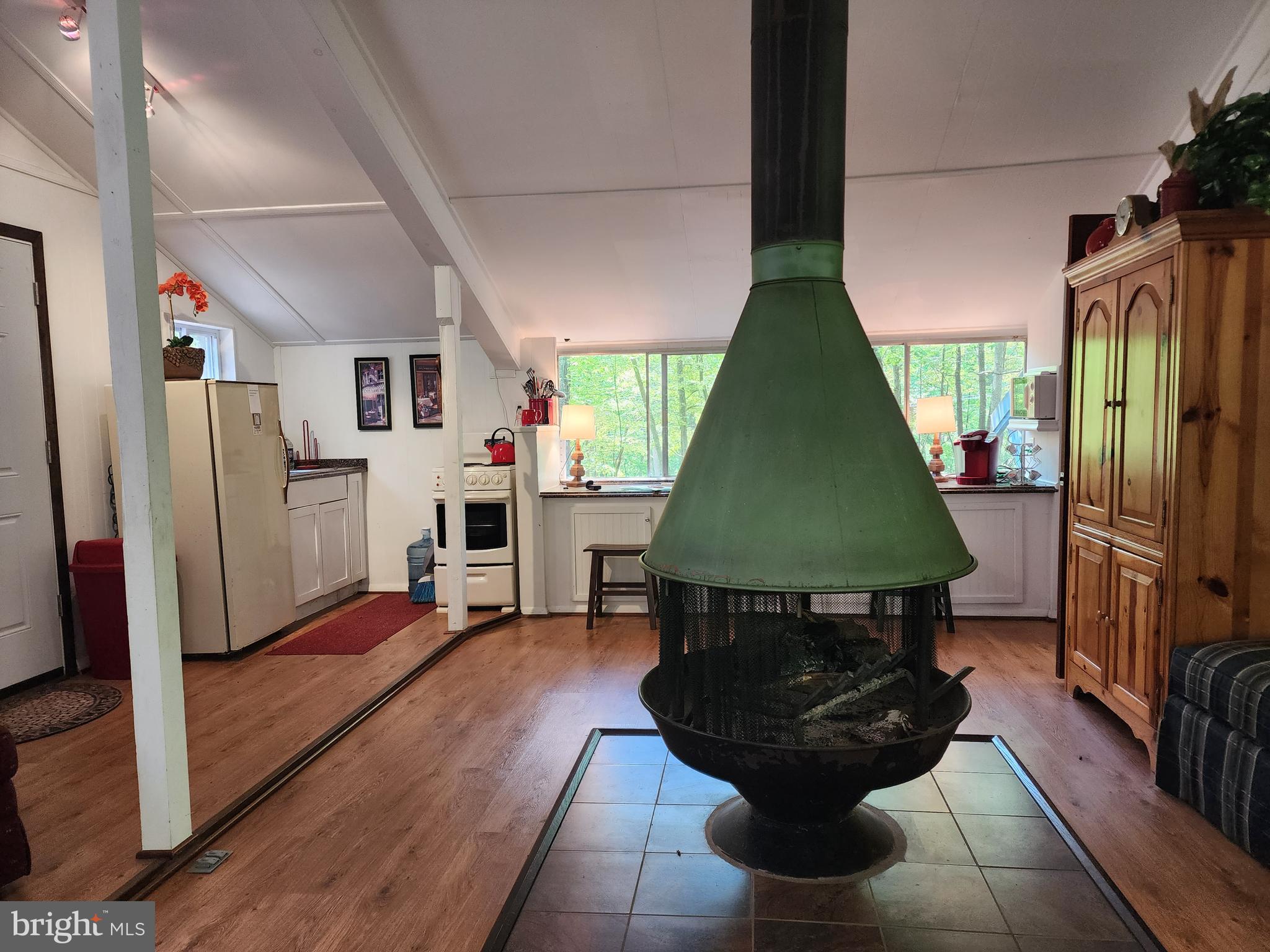 SLEEPY CREEK HIDE-A-WAY - Residential