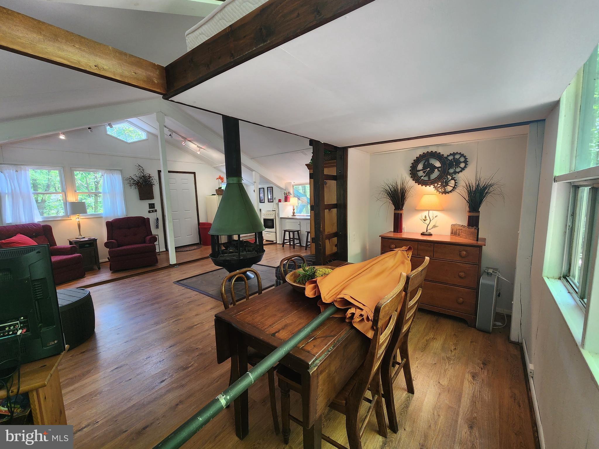 SLEEPY CREEK HIDE-A-WAY - Residential