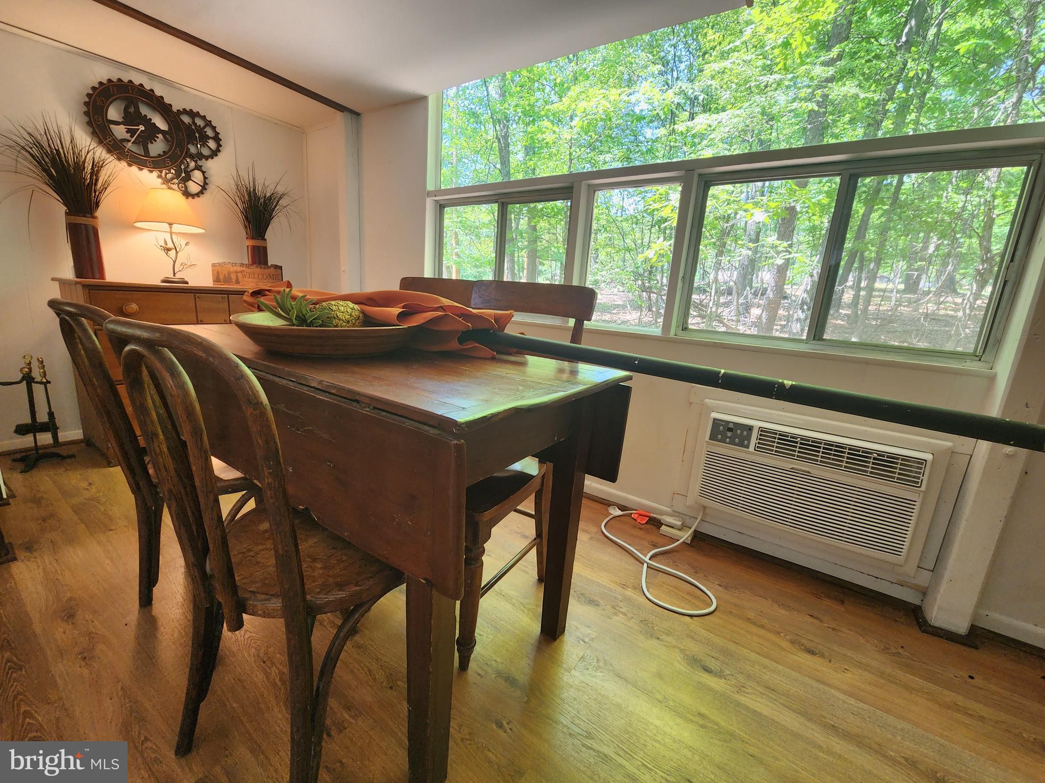 SLEEPY CREEK HIDE-A-WAY - Residential