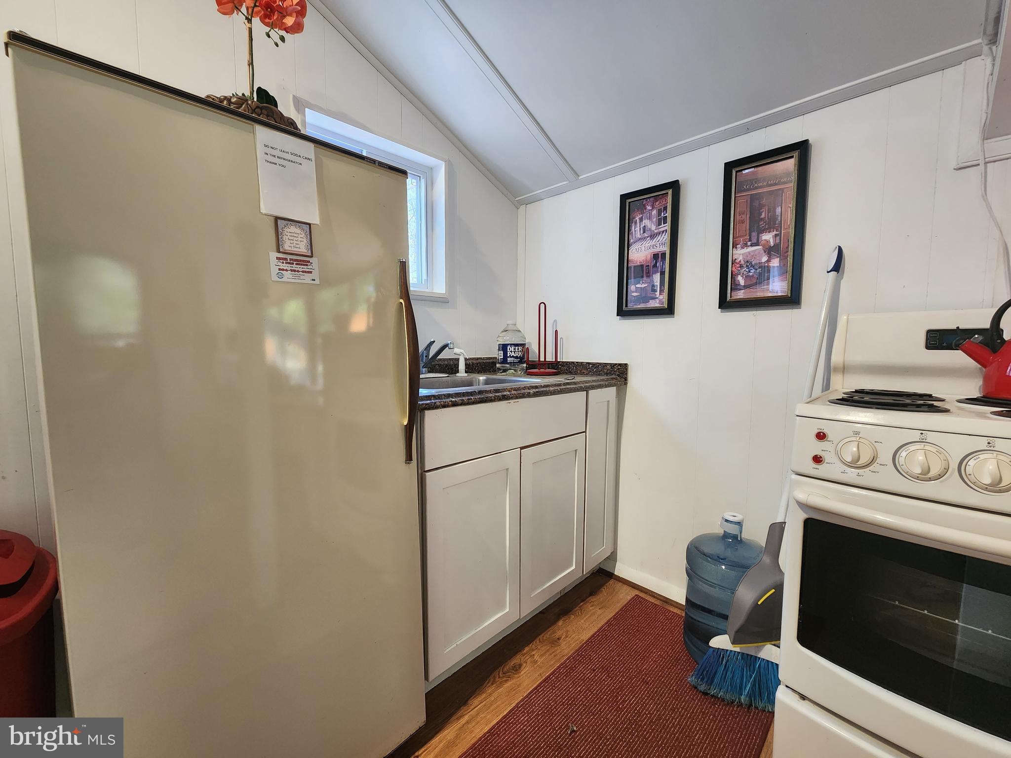 SLEEPY CREEK HIDE-A-WAY - Residential