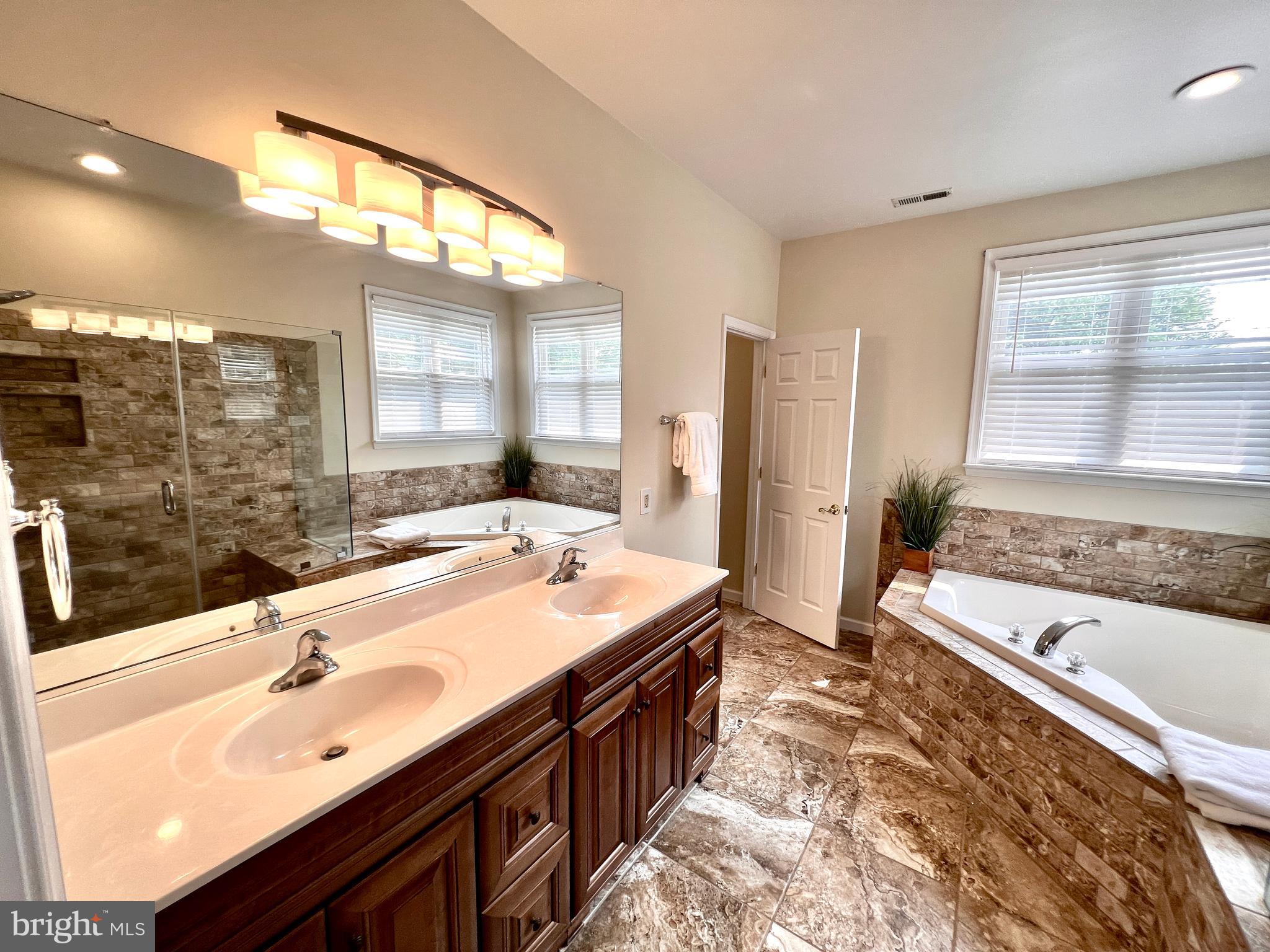 CHESTER RIVER BEACH - Residential