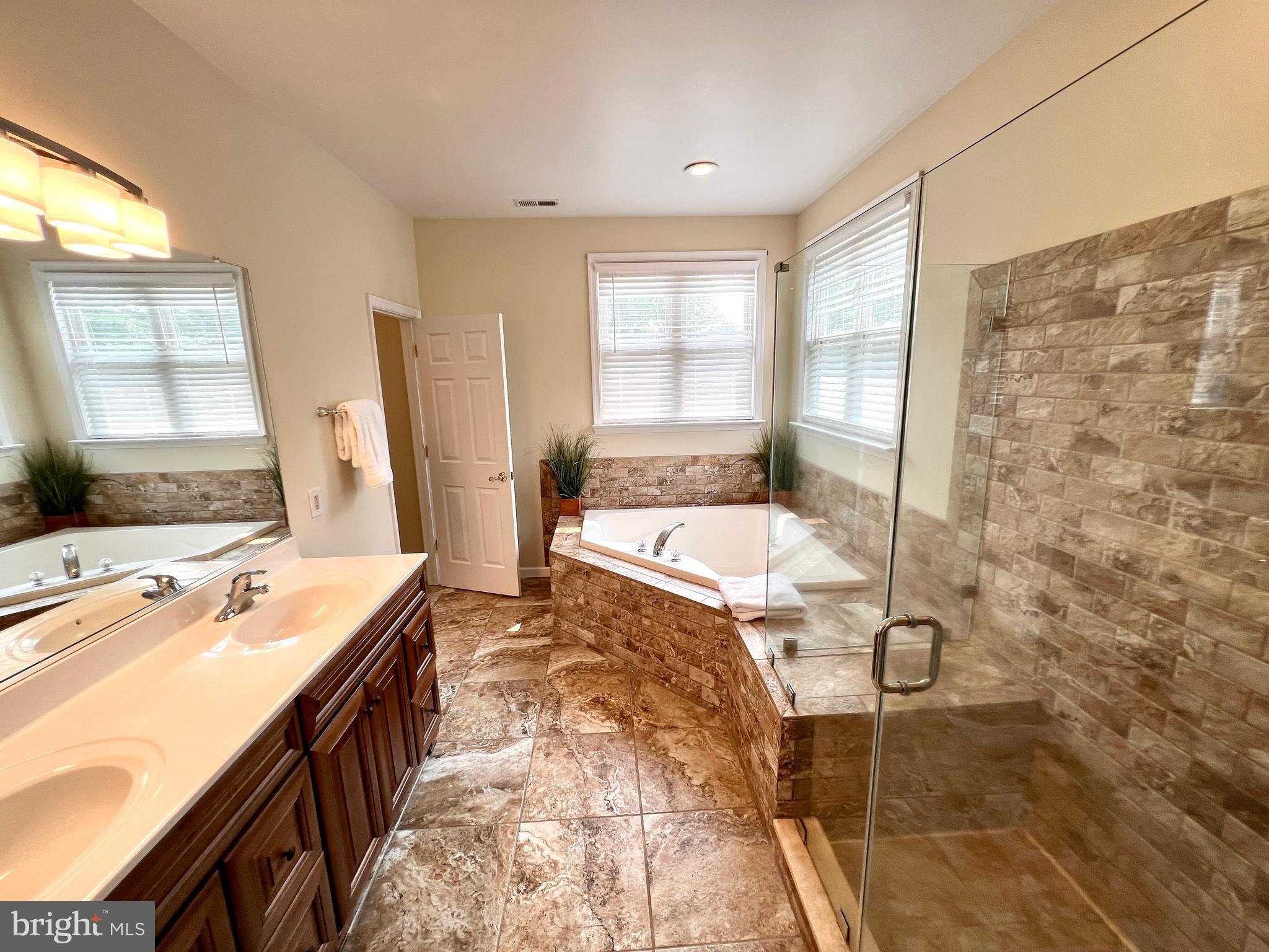 CHESTER RIVER BEACH - Residential