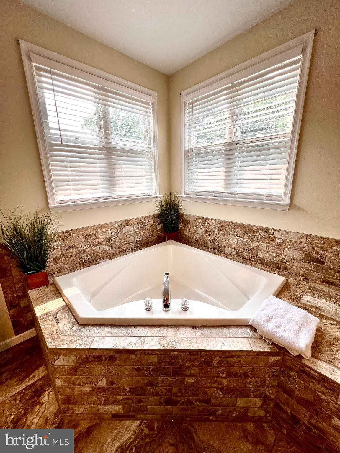 CHESTER RIVER BEACH - Residential