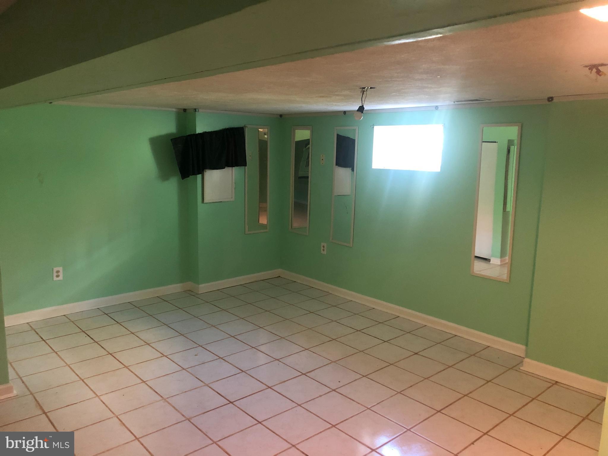 WOODLAWN- FELDMANS ADDN - Residential