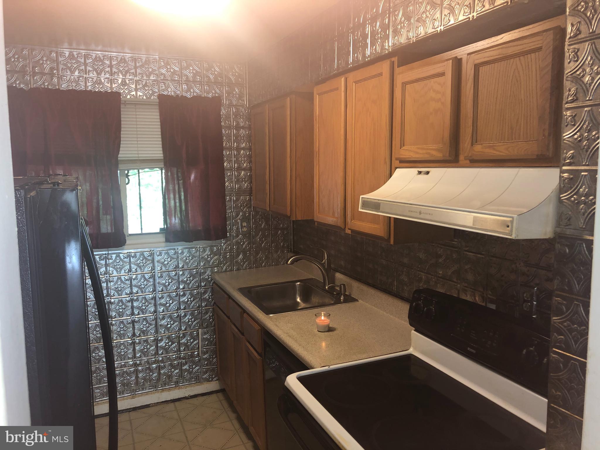 WOODLAWN- FELDMANS ADDN - Residential