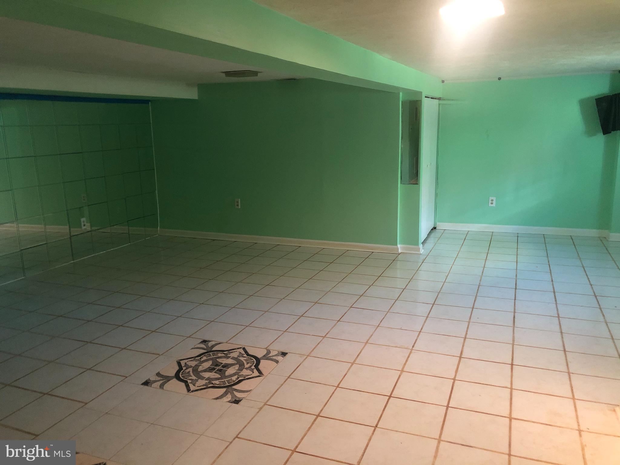 WOODLAWN- FELDMANS ADDN - Residential