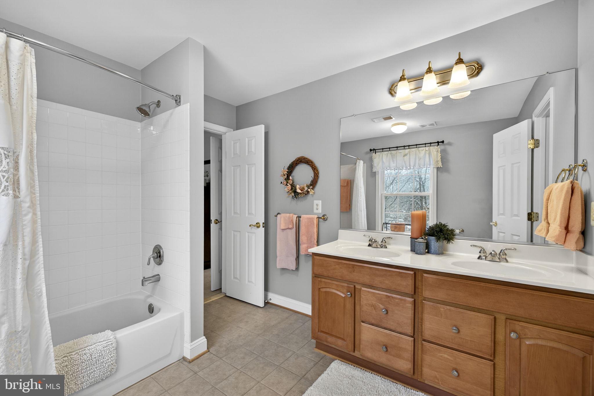 LOVELLA - Residential