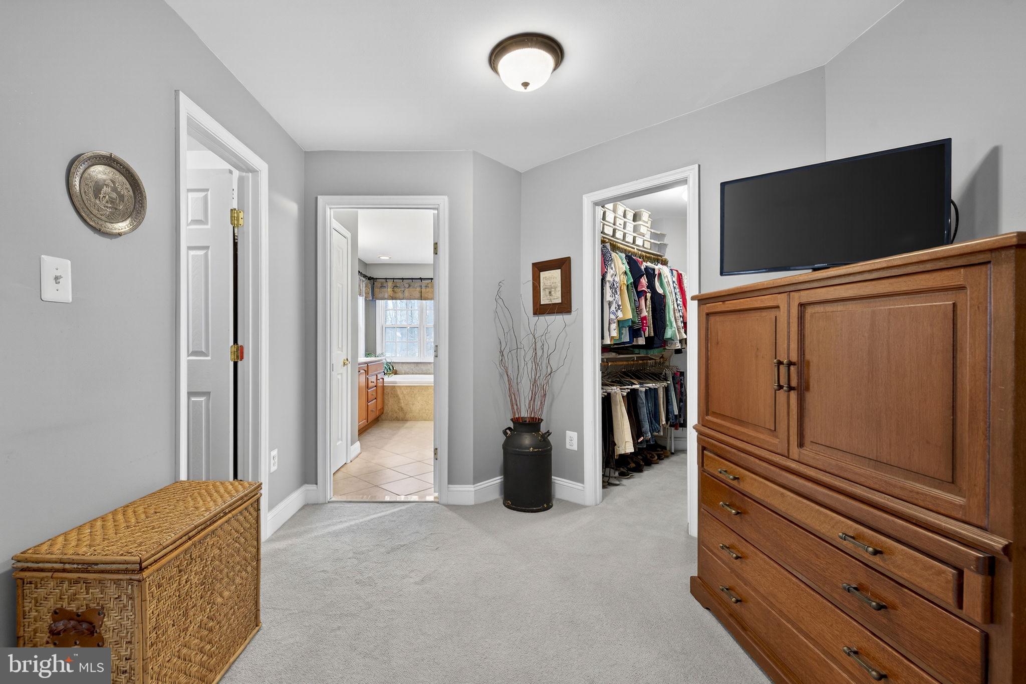 LOVELLA - Residential