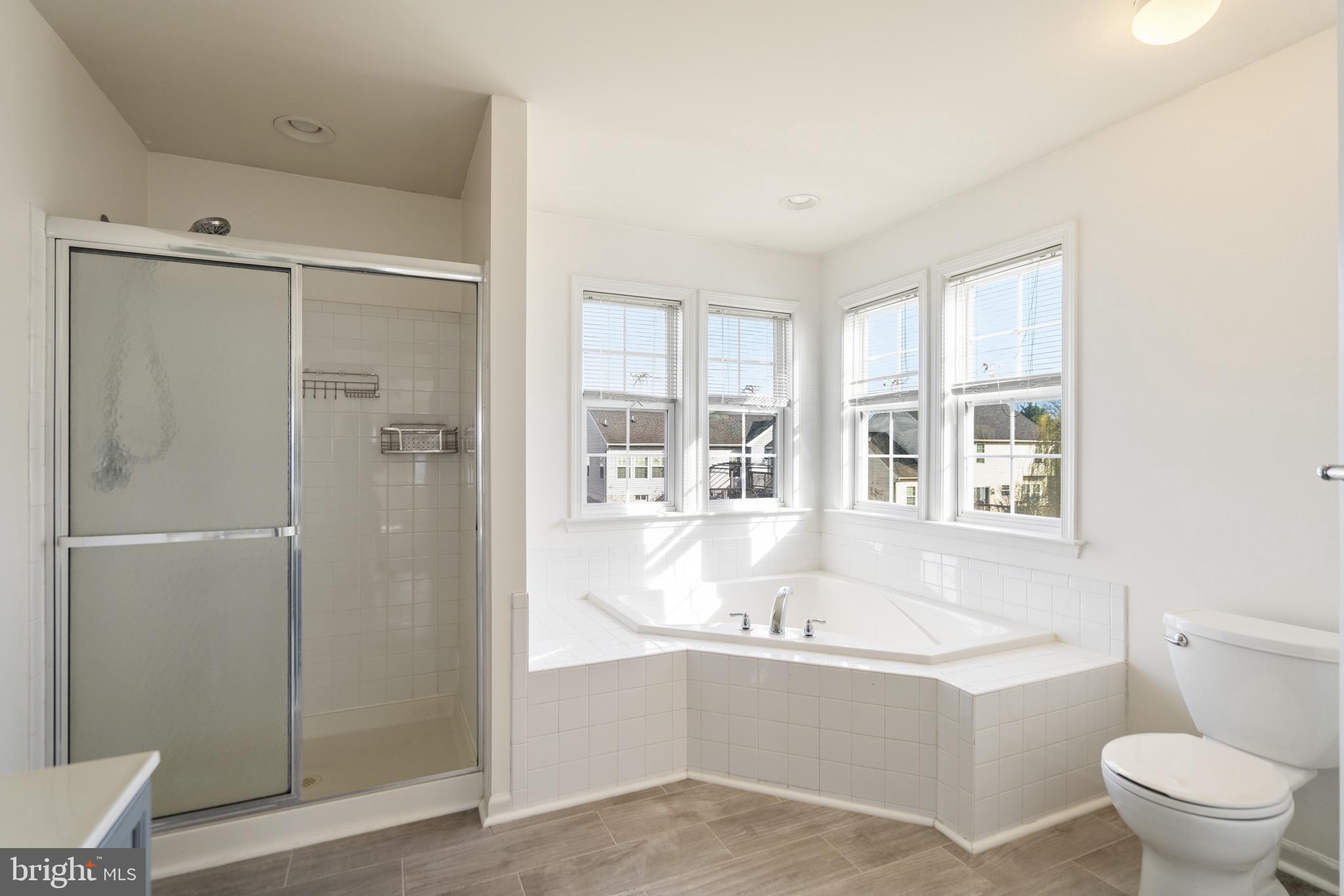 BENTWOOD ESTATES - Residential