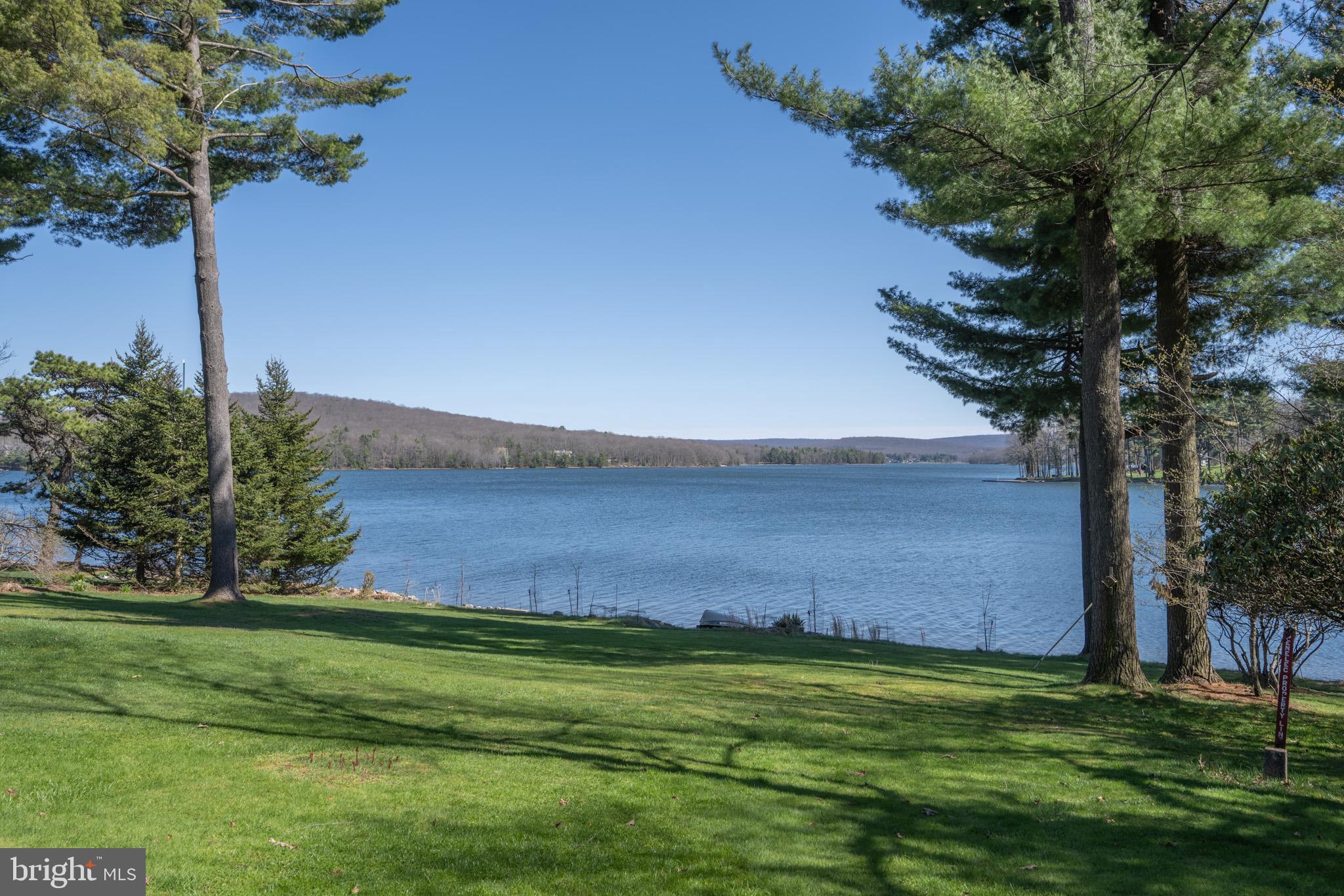 PARADISE POINT - Residential