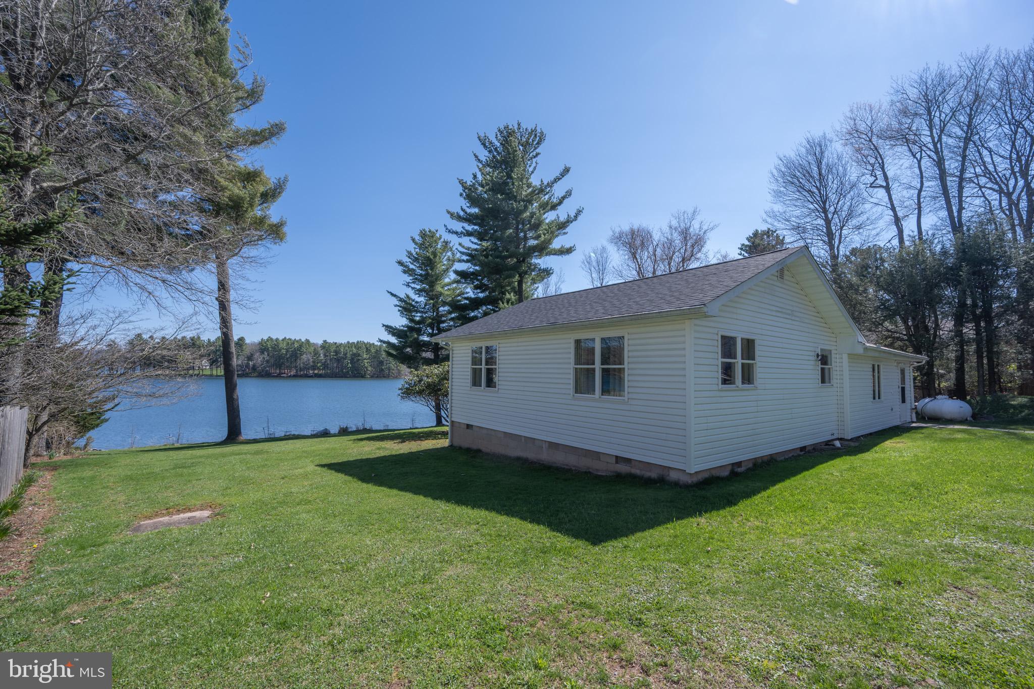 PARADISE POINT - Residential