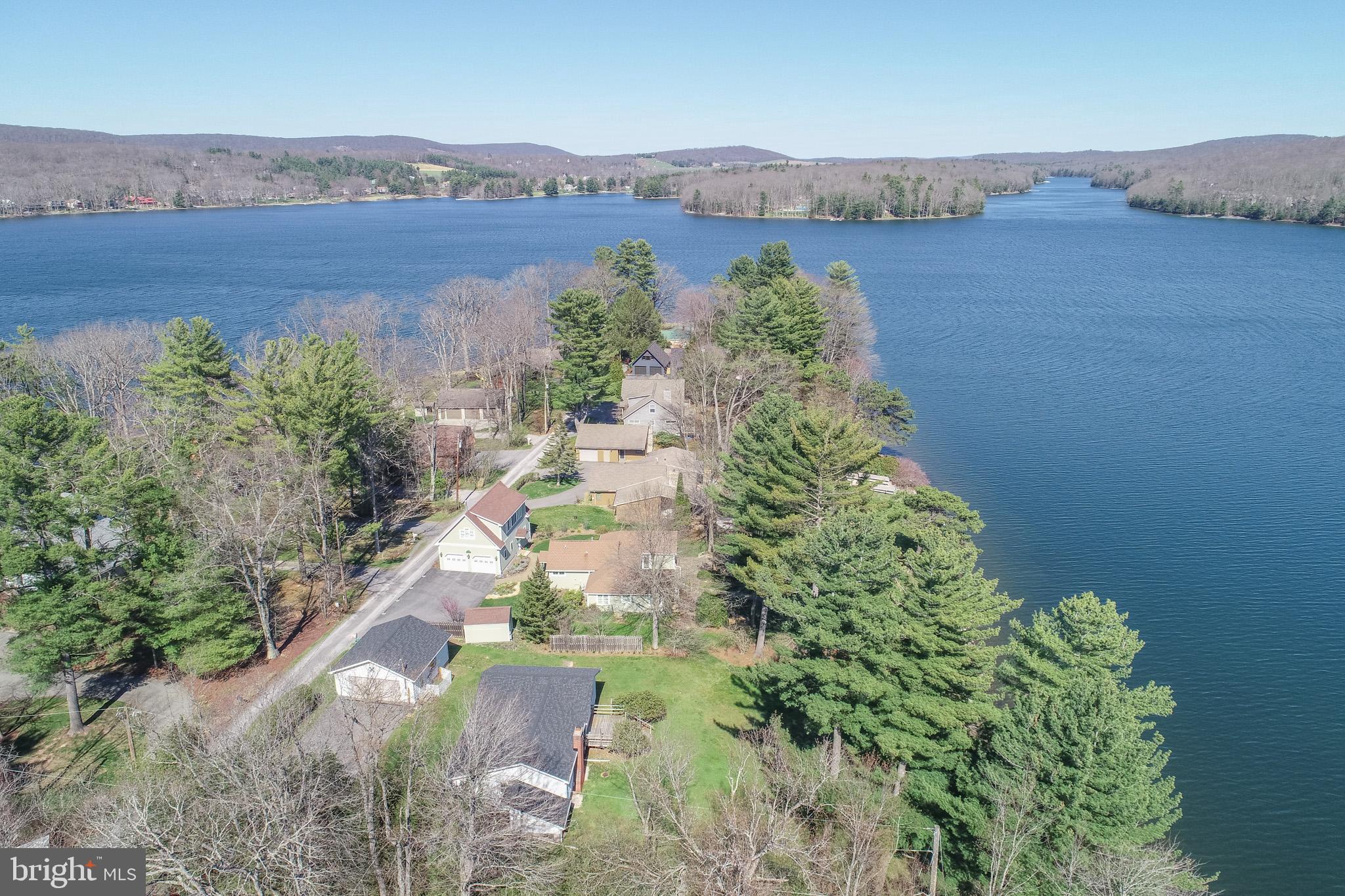 PARADISE POINT - Residential