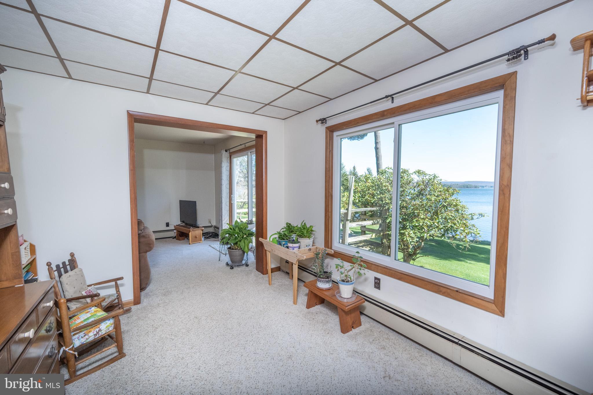 PARADISE POINT - Residential