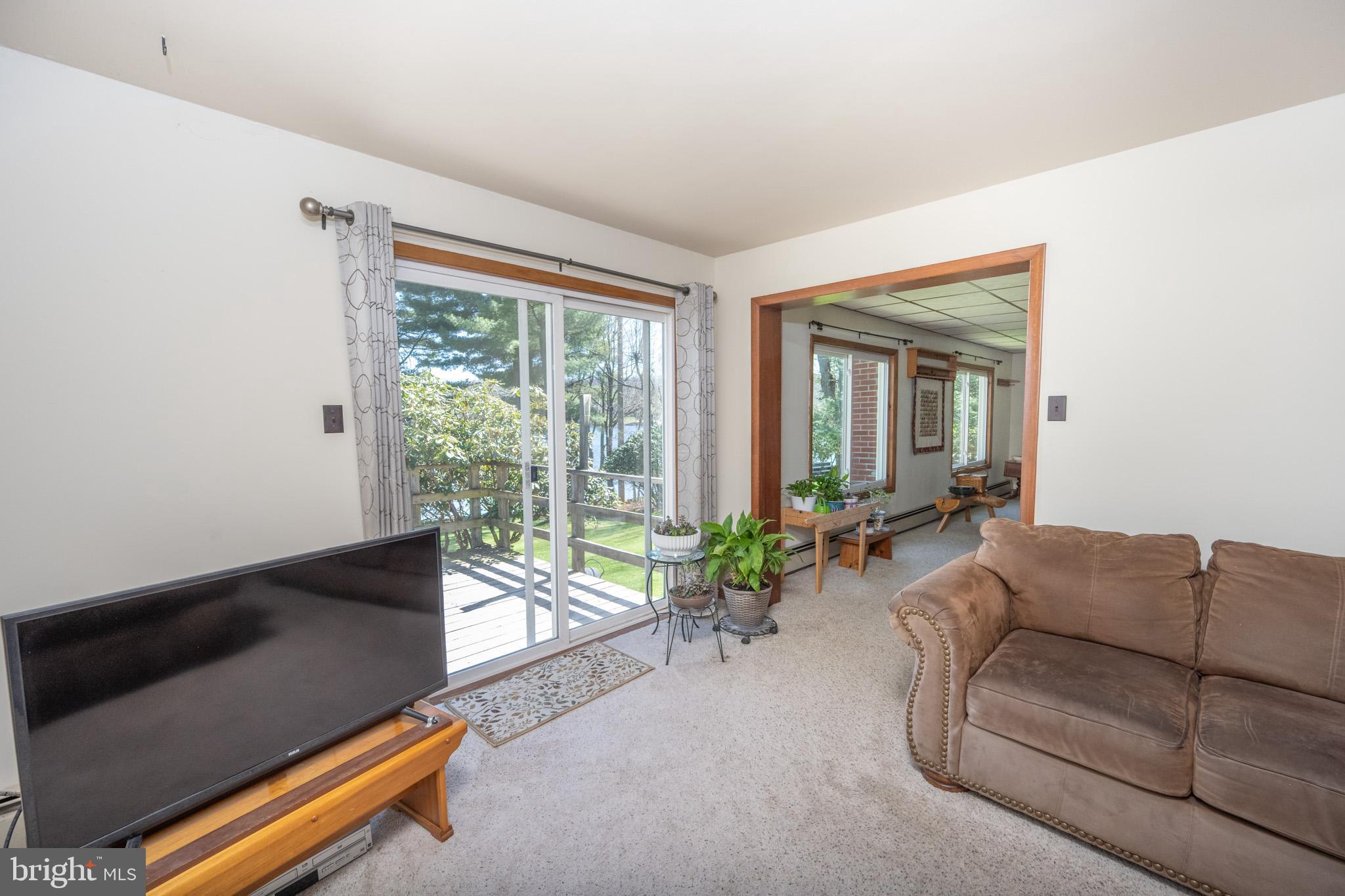 PARADISE POINT - Residential