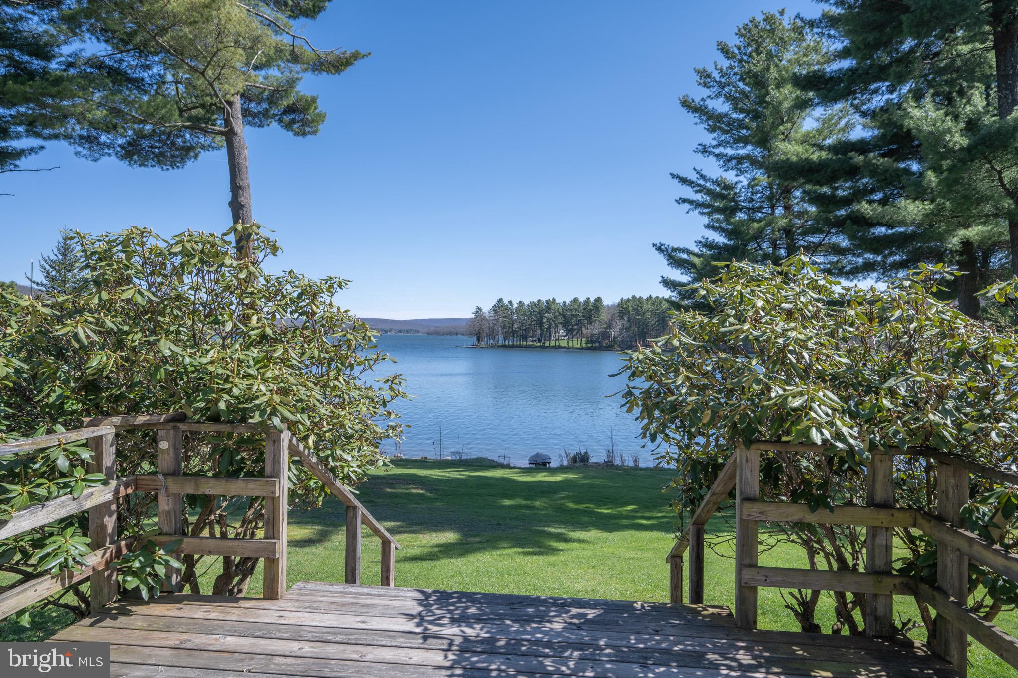 PARADISE POINT - Residential