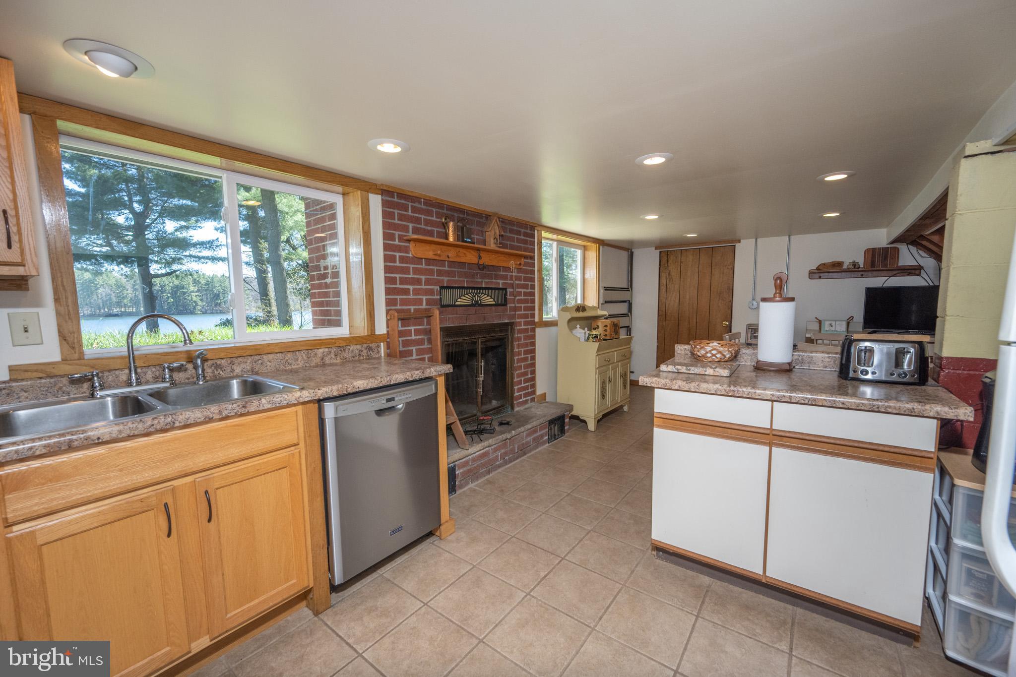 PARADISE POINT - Residential